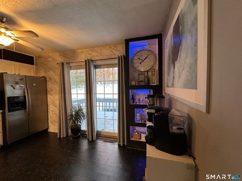 Tiny photo for 203 Oakland Street #APT F, Manchester, CT 06042 (MLS # 24151702)