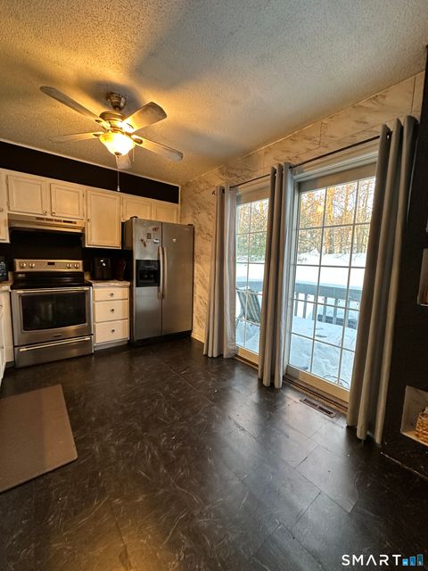 Tiny photo for 203 Oakland Street #APT F, Manchester, CT 06042 (MLS # 24151702)