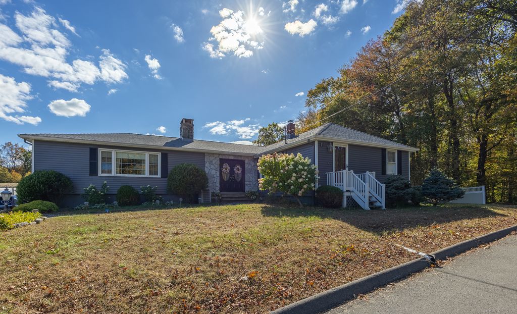 Photo of 2035 Scott Road, Cheshire, CT 06410 (MLS # 24133356)