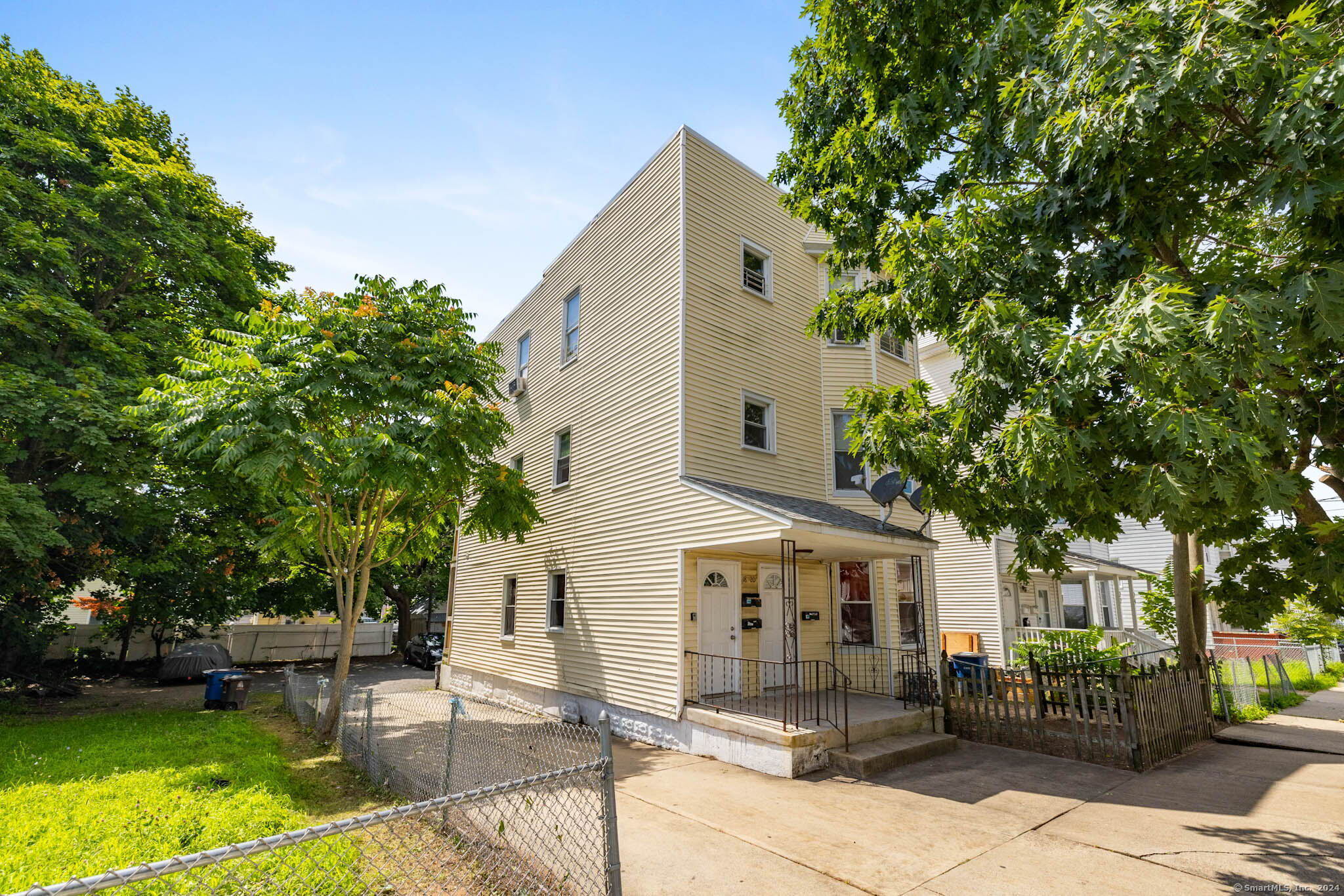 18 Dewitt Street 2nd Floor, New Haven, Connecticut - 1 Bedrooms  
1 Bathrooms  
5 Rooms - 