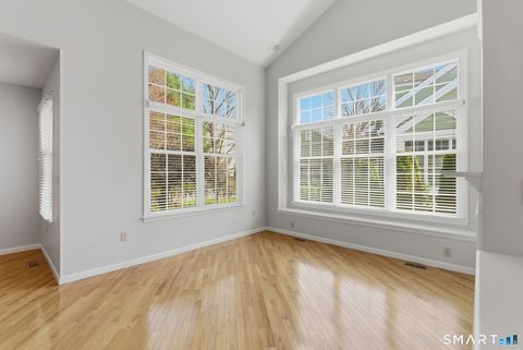 Tiny photo for 5 Pierson Green #5, Cromwell, CT 06416 (MLS # 24165999)