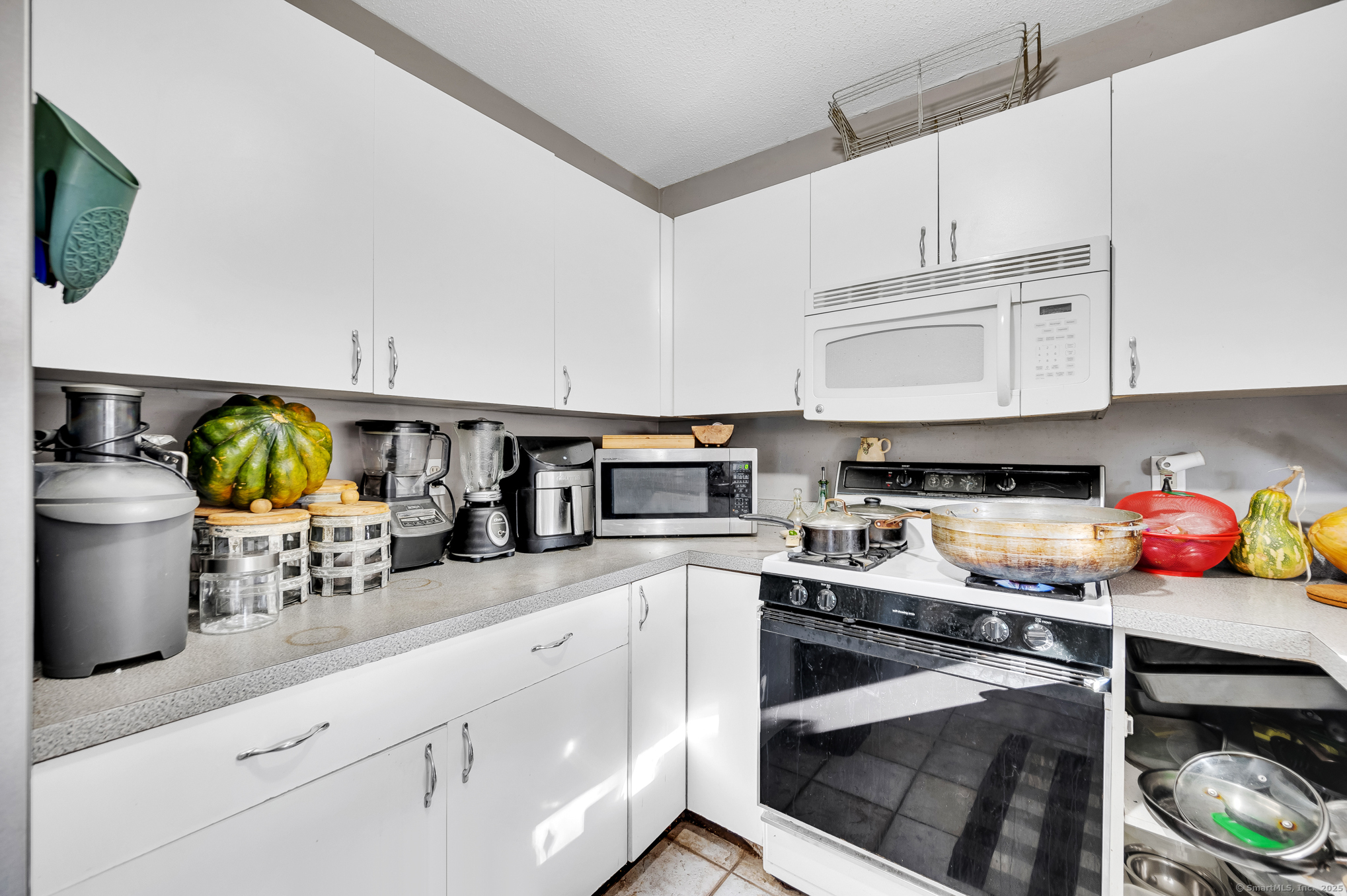 223 Thompson Street #B, East Haven, Connecticut image 15
