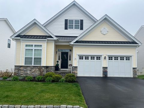 14 Enclave Circle 14 Newtown CT 06470