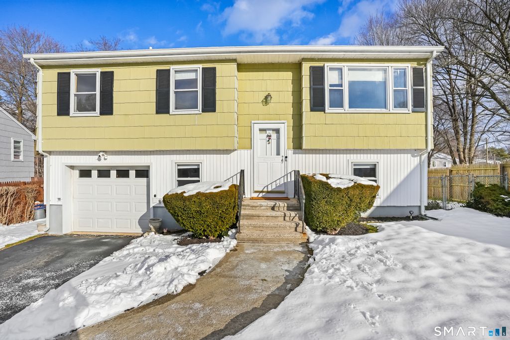 Photo of 24 Quaker Road, Norwalk, CT 06854 (MLS # 24147125)