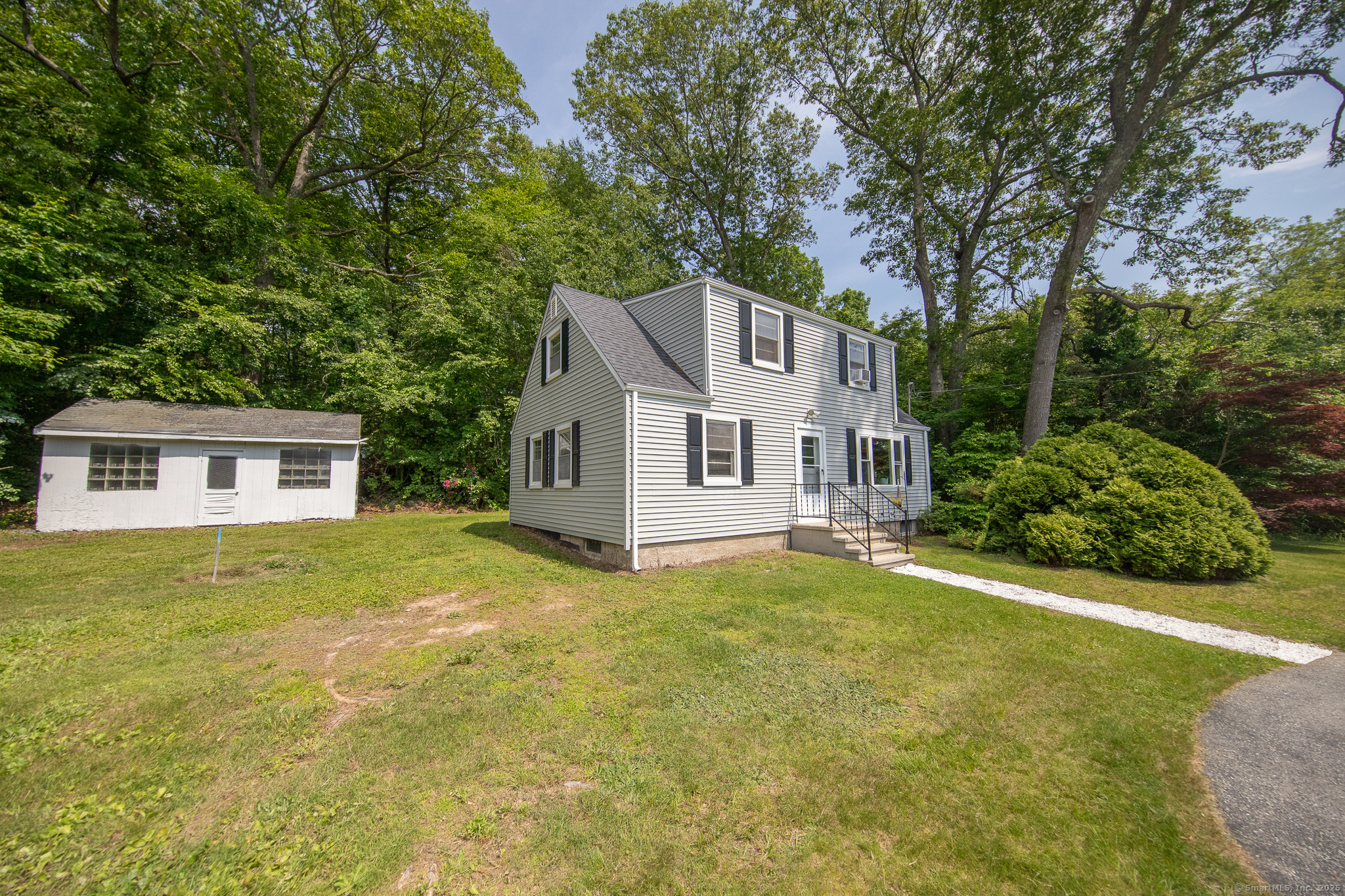 North Road, Groton, Connecticut - 2 Bedrooms  
1 Bathrooms  
4 Rooms - 