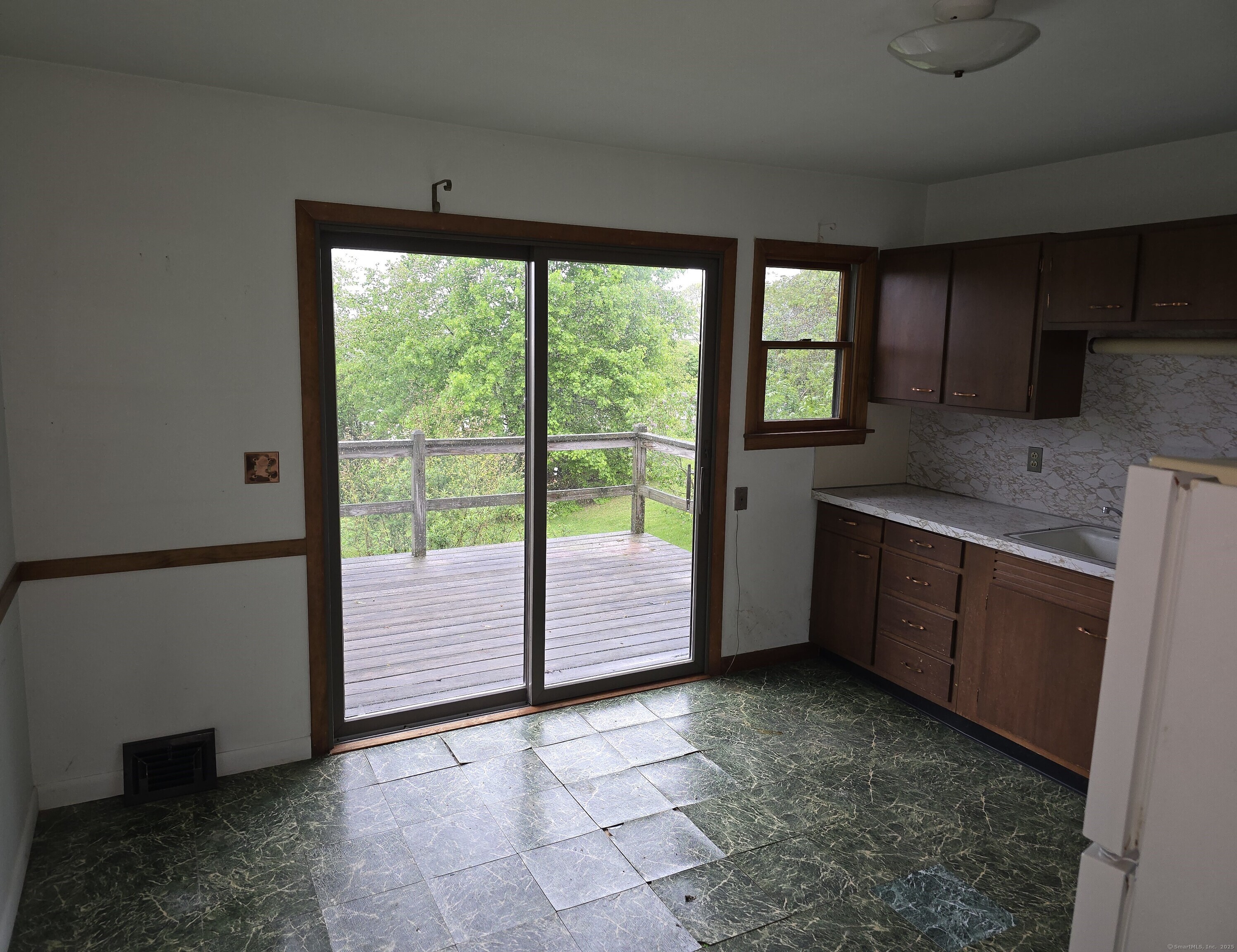214 Pequot Avenue, Groton, Connecticut image 5