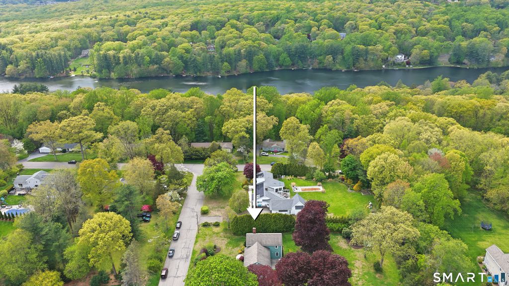Photo of 22 Round Ridge Trail, Trumbull, CT 06611 (MLS # 24174589)