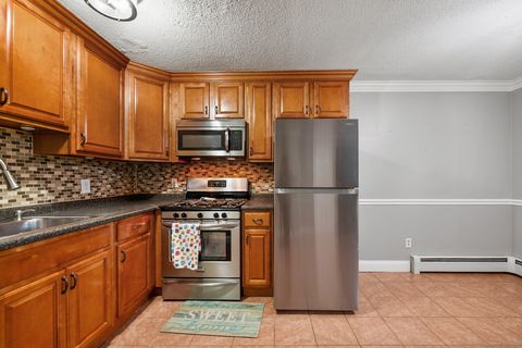 Tiny photo for 220 Lasalle Street #B4, New Britain, CT 06051 (MLS # 24133470)