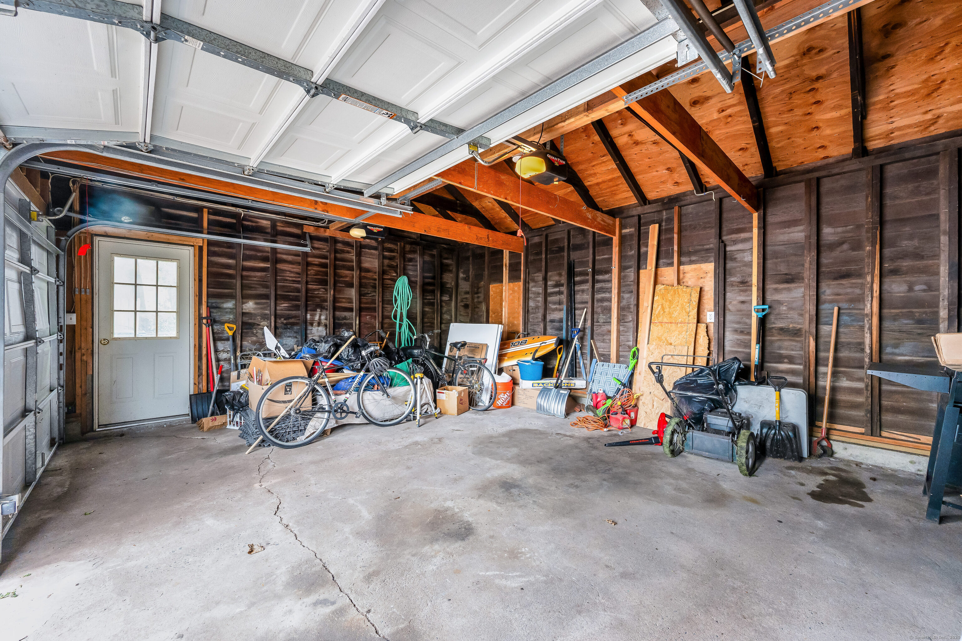 New Haven, Connecticut 06512, United States, 5 Bedrooms Bedrooms, ,3 BathroomsBathrooms,Residential,Pending,115338