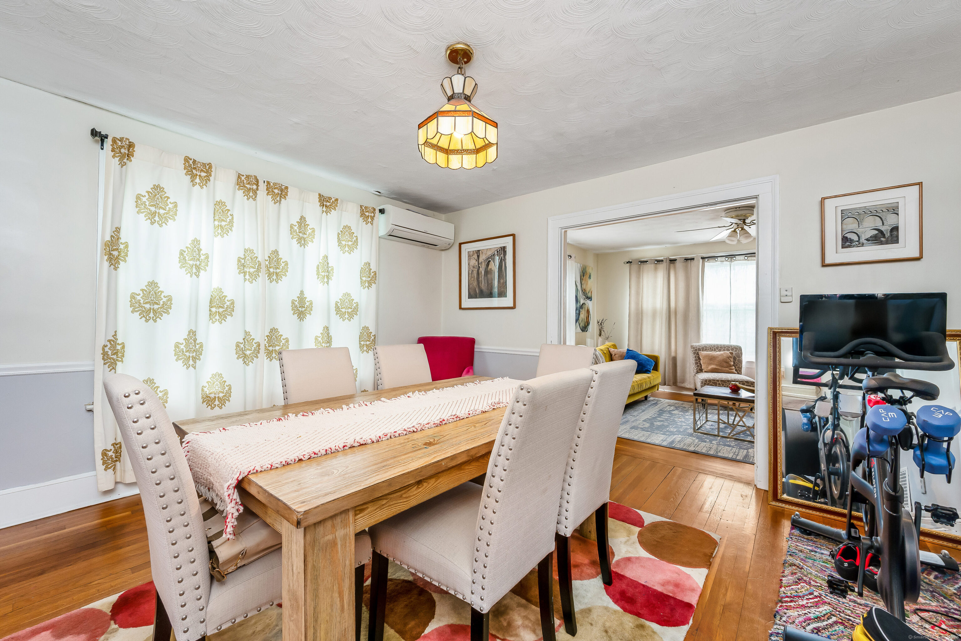 New Haven, Connecticut 06512, United States, 5 Bedrooms Bedrooms, ,3 BathroomsBathrooms,Residential,Pending,115338