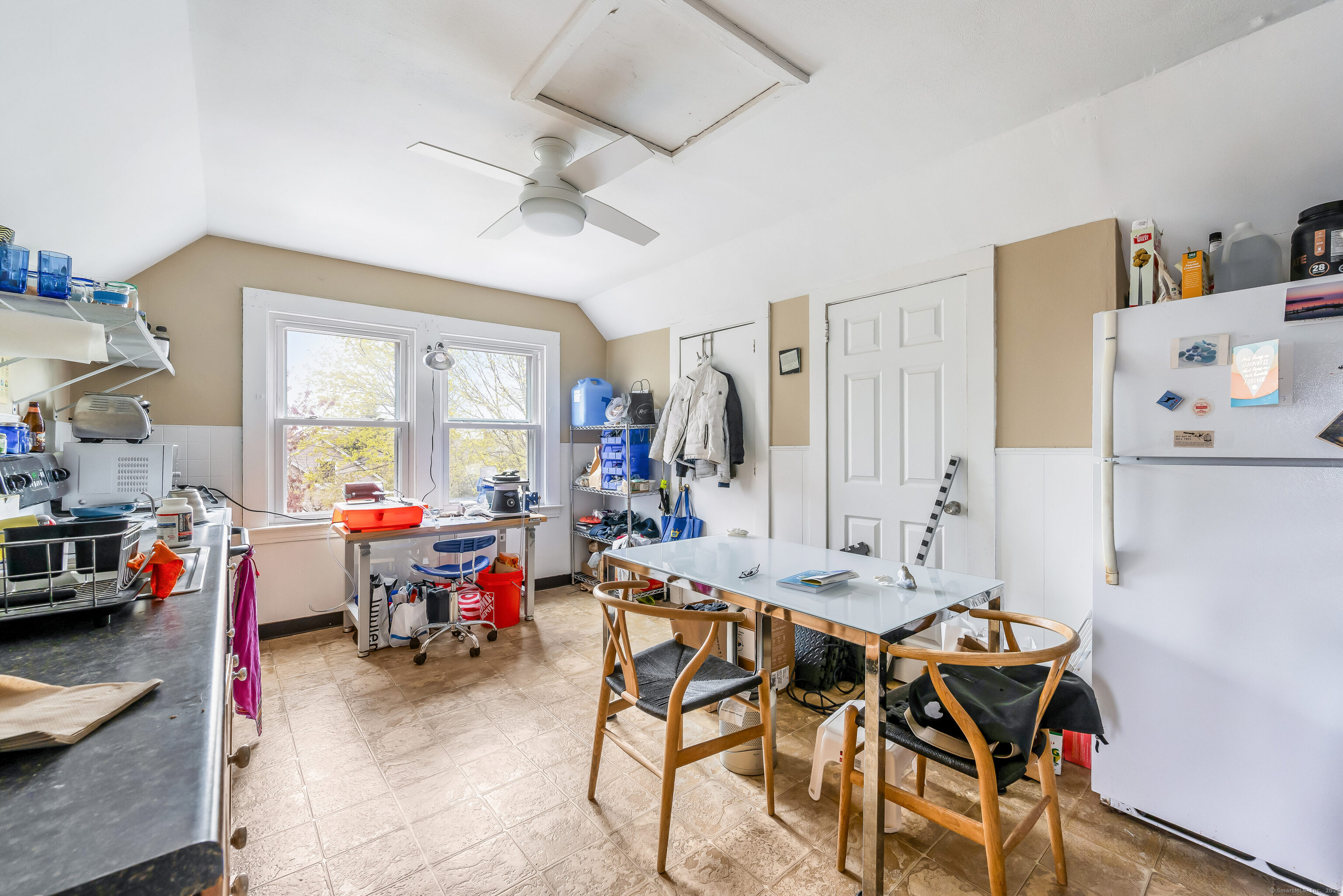 New Haven, Connecticut 06512, United States, 5 Bedrooms Bedrooms, ,3 BathroomsBathrooms,Residential,Pending,115338