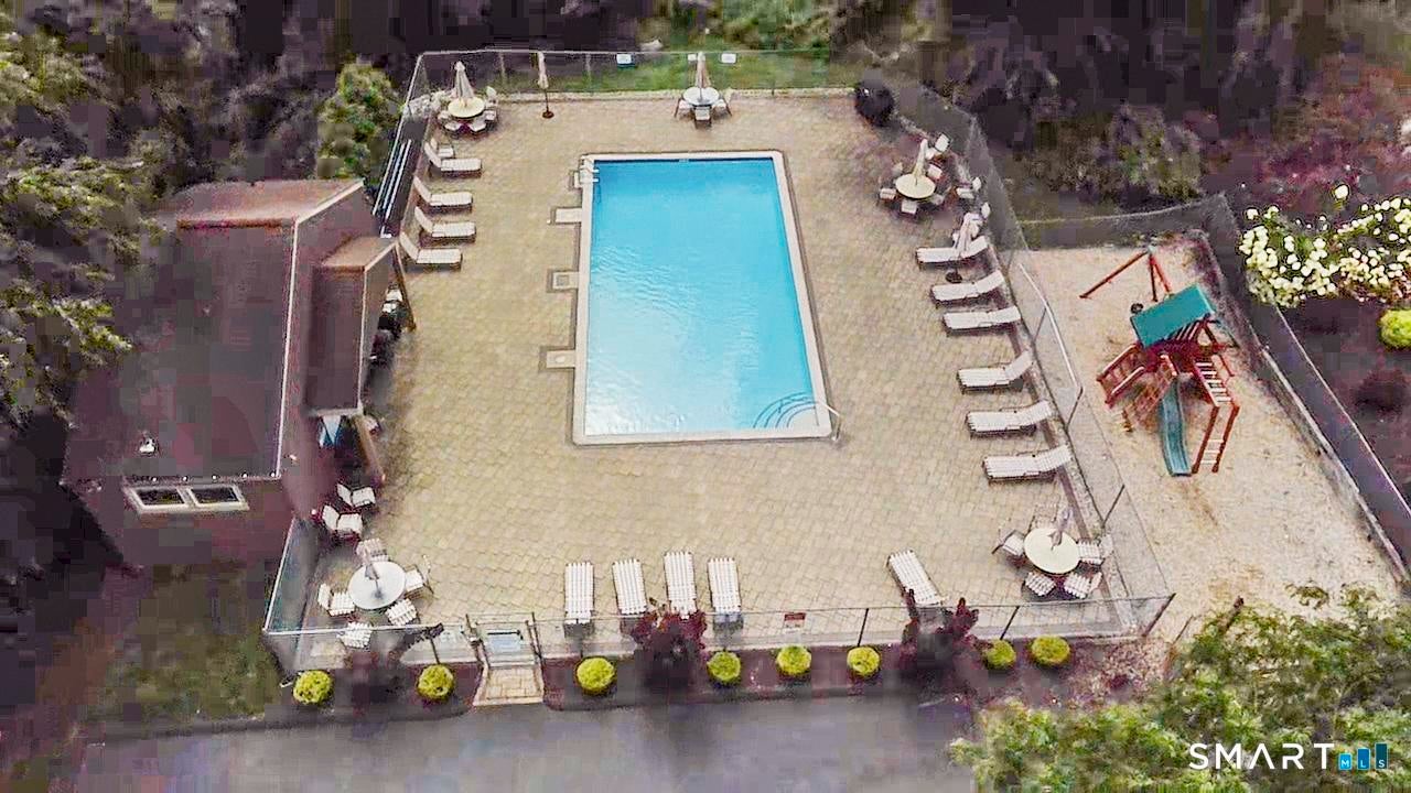 166 Old Brookfield Road 26D4