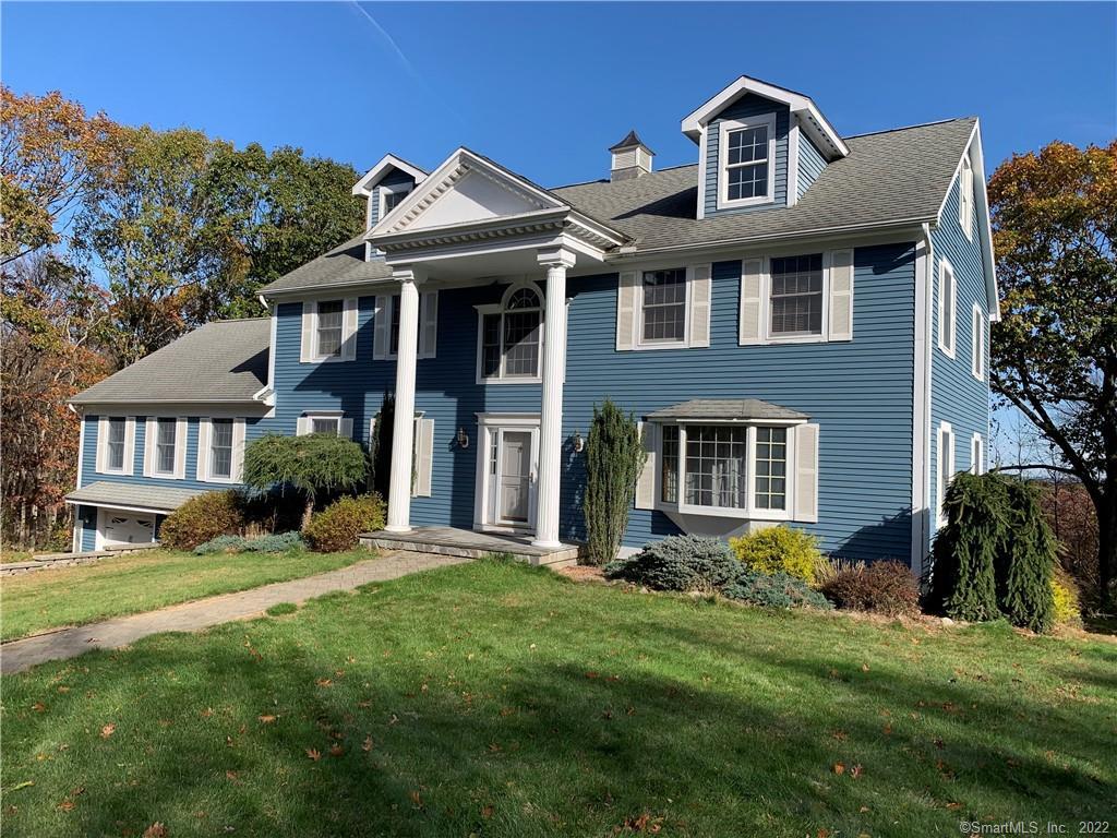 Merriman Lane, Prospect, Connecticut - 4 Bedrooms  
4 Bathrooms  
9 Rooms - 