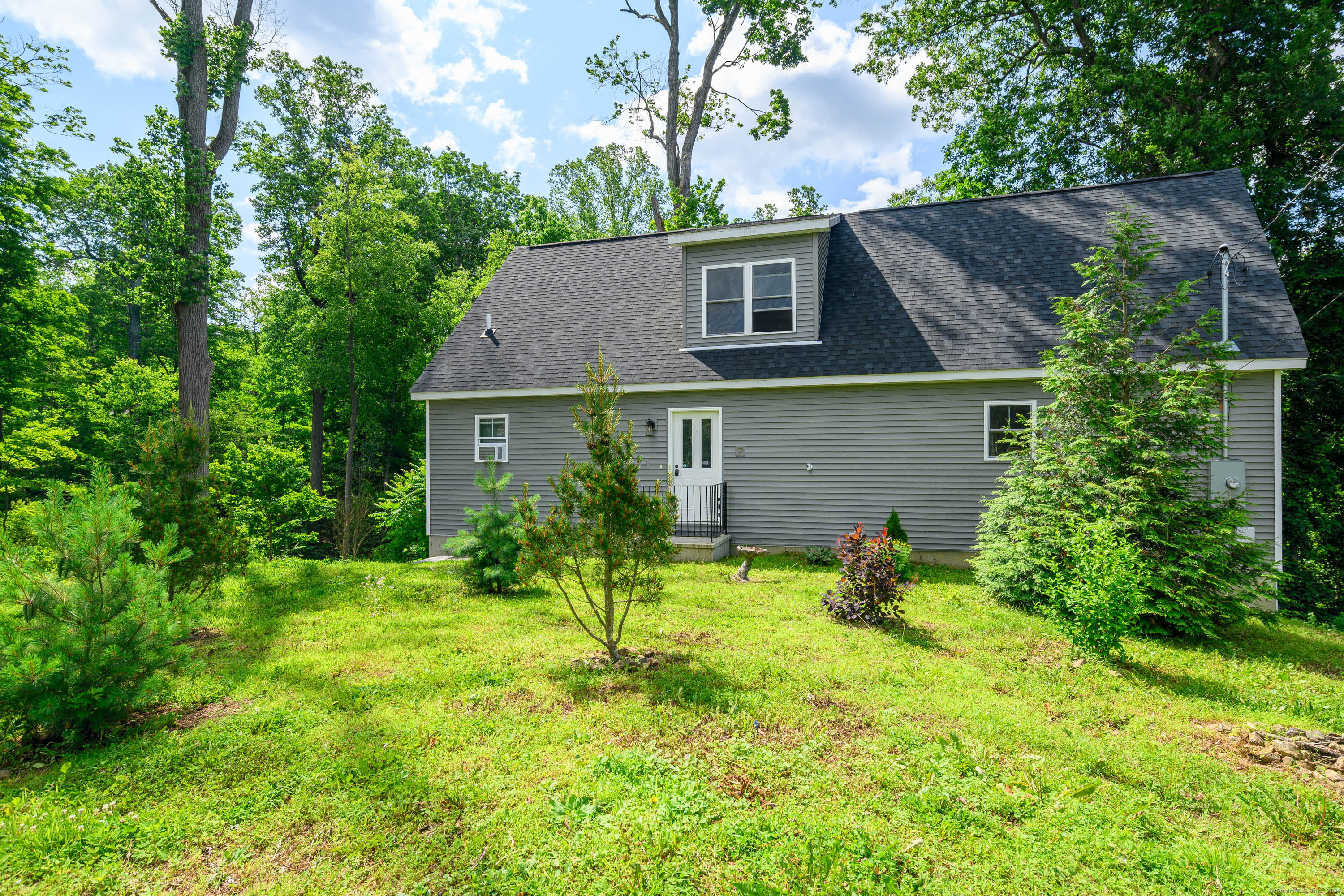 7 Lamont Road