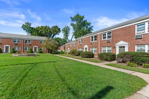 Tiny photo for 28 Hamilton Court #D, Stamford, CT 06902 (MLS # 24175993)