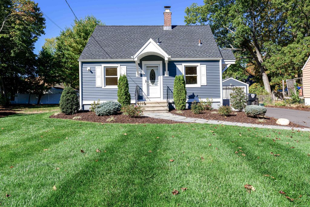 Photo of 10 Mathew Lane, North Haven, CT 06473 (MLS # 24132280)