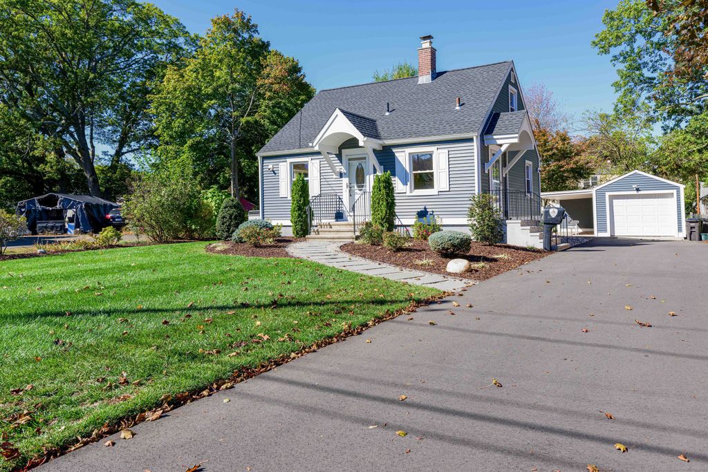Photo of 10 Mathew Lane, North Haven, CT 06473 (MLS # 24132280)