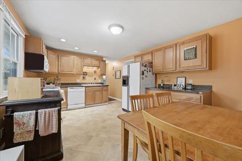 Tiny photo for 13 Plaza Street, Brooklyn, CT 06234 (MLS # 24138505)