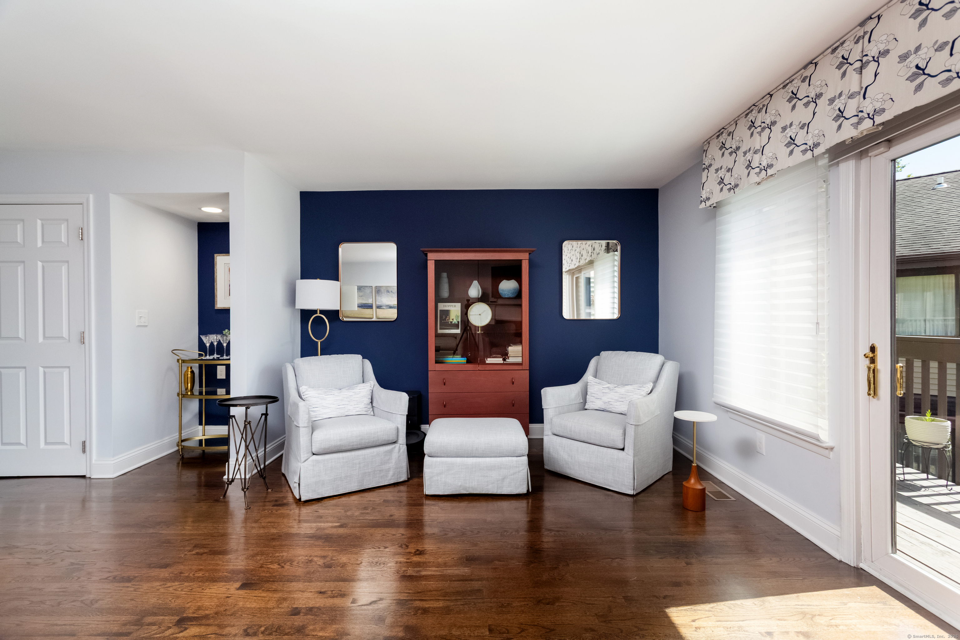 Stamford, Connecticut 06905, United States, 2 Bedrooms Bedrooms, ,3 BathroomsBathrooms,Residential,Active,201493