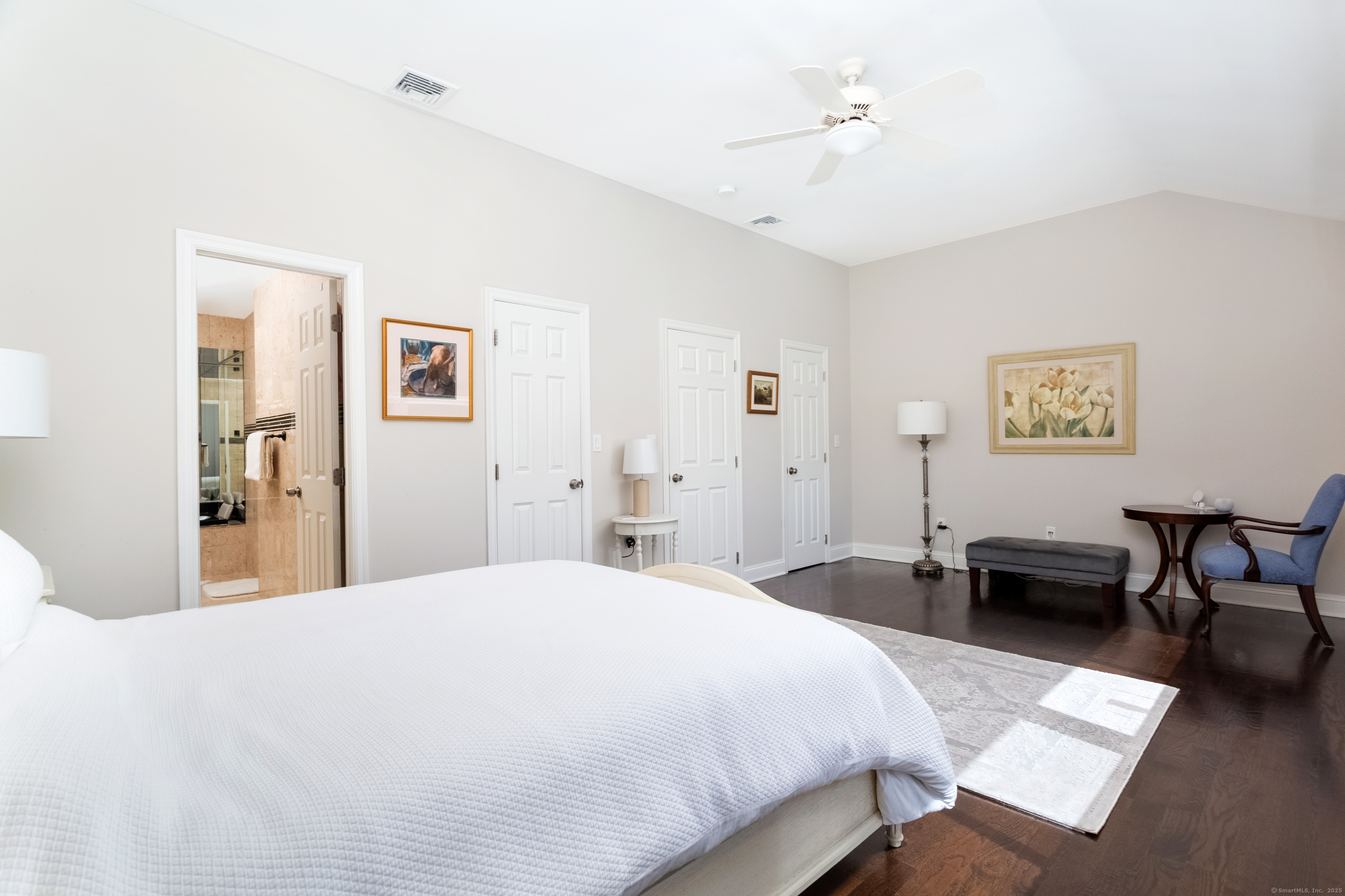 Stamford, Connecticut 06905, United States, 2 Bedrooms Bedrooms, ,3 BathroomsBathrooms,Residential,Active,201493