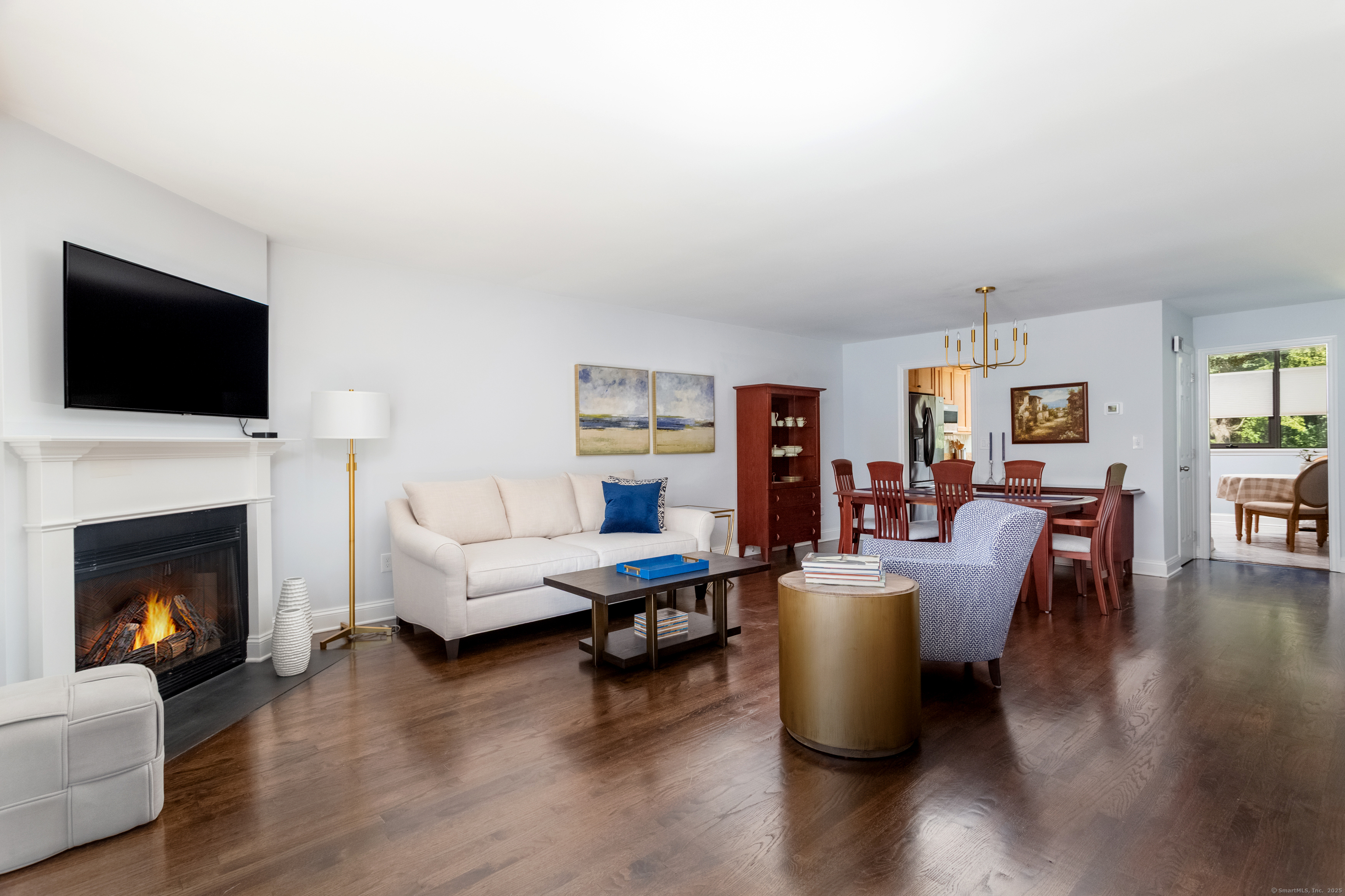 Stamford, Connecticut 06905, United States, 2 Bedrooms Bedrooms, ,3 BathroomsBathrooms,Residential,Active,201493