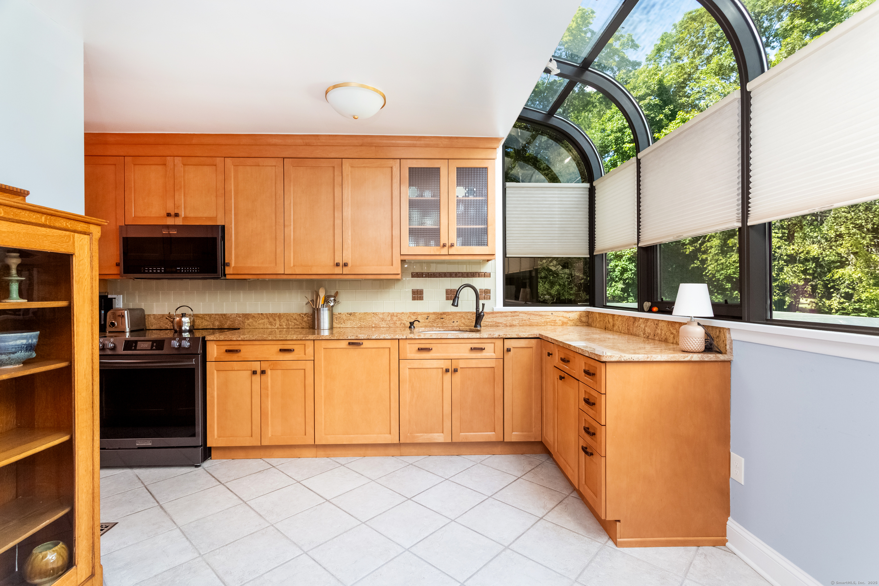 Stamford, Connecticut 06905, United States, 2 Bedrooms Bedrooms, ,3 BathroomsBathrooms,Residential,Active,201493