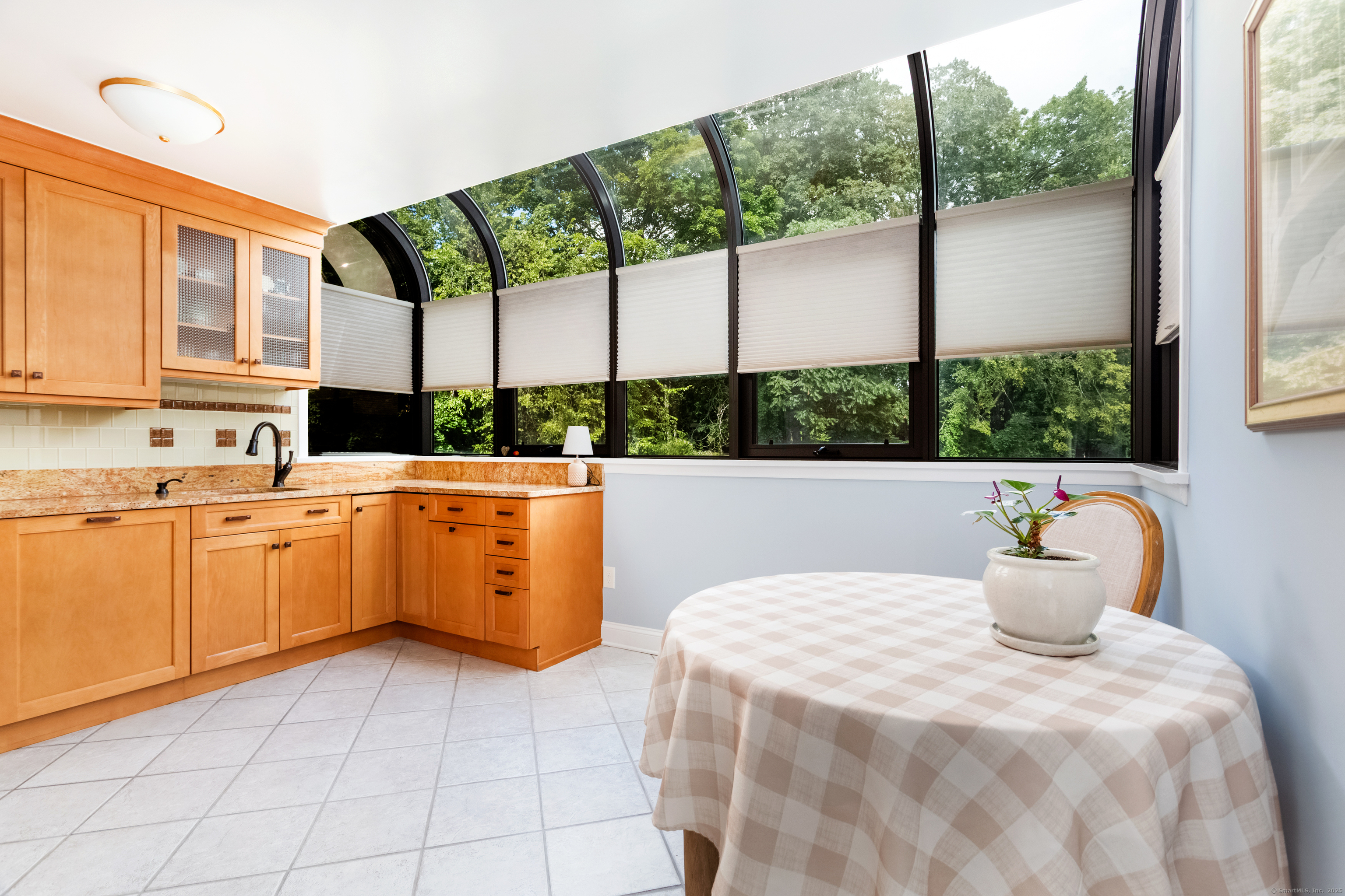 Stamford, Connecticut 06905, United States, 2 Bedrooms Bedrooms, ,3 BathroomsBathrooms,Residential,Active,201493