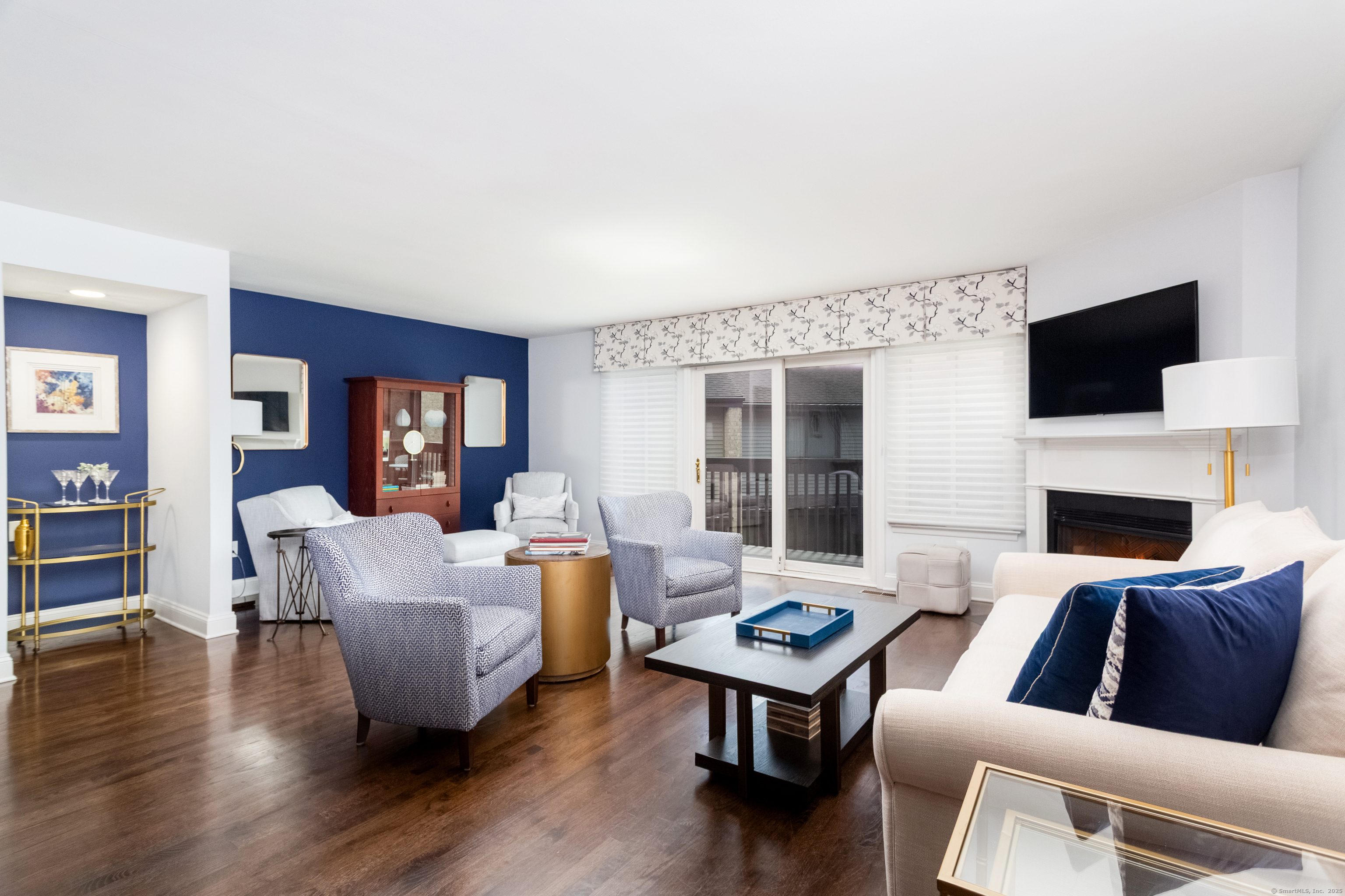 Stamford, Connecticut 06905, United States, 2 Bedrooms Bedrooms, ,3 BathroomsBathrooms,Residential,Active,201493