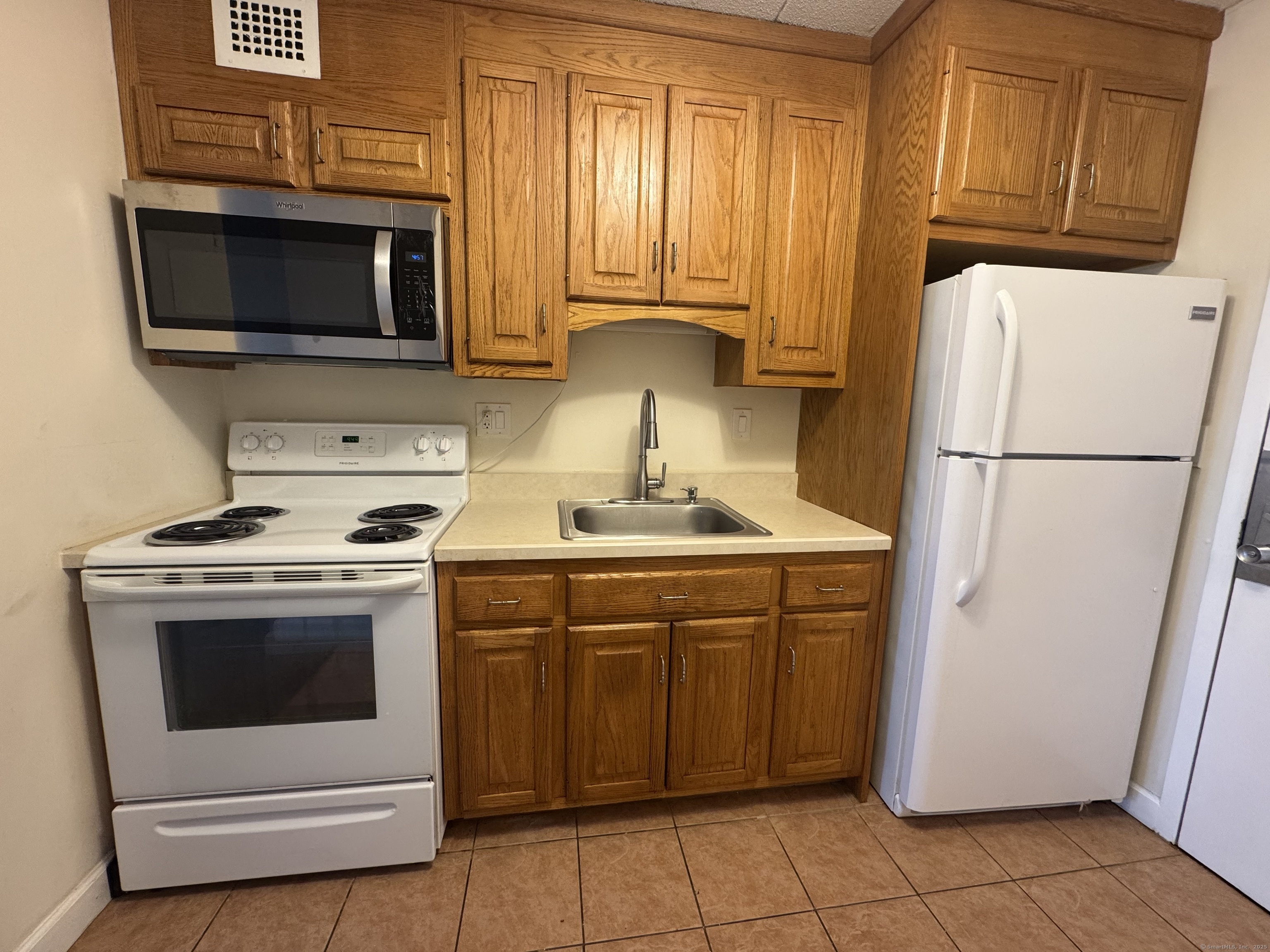 120 Huntington Turnpike 801