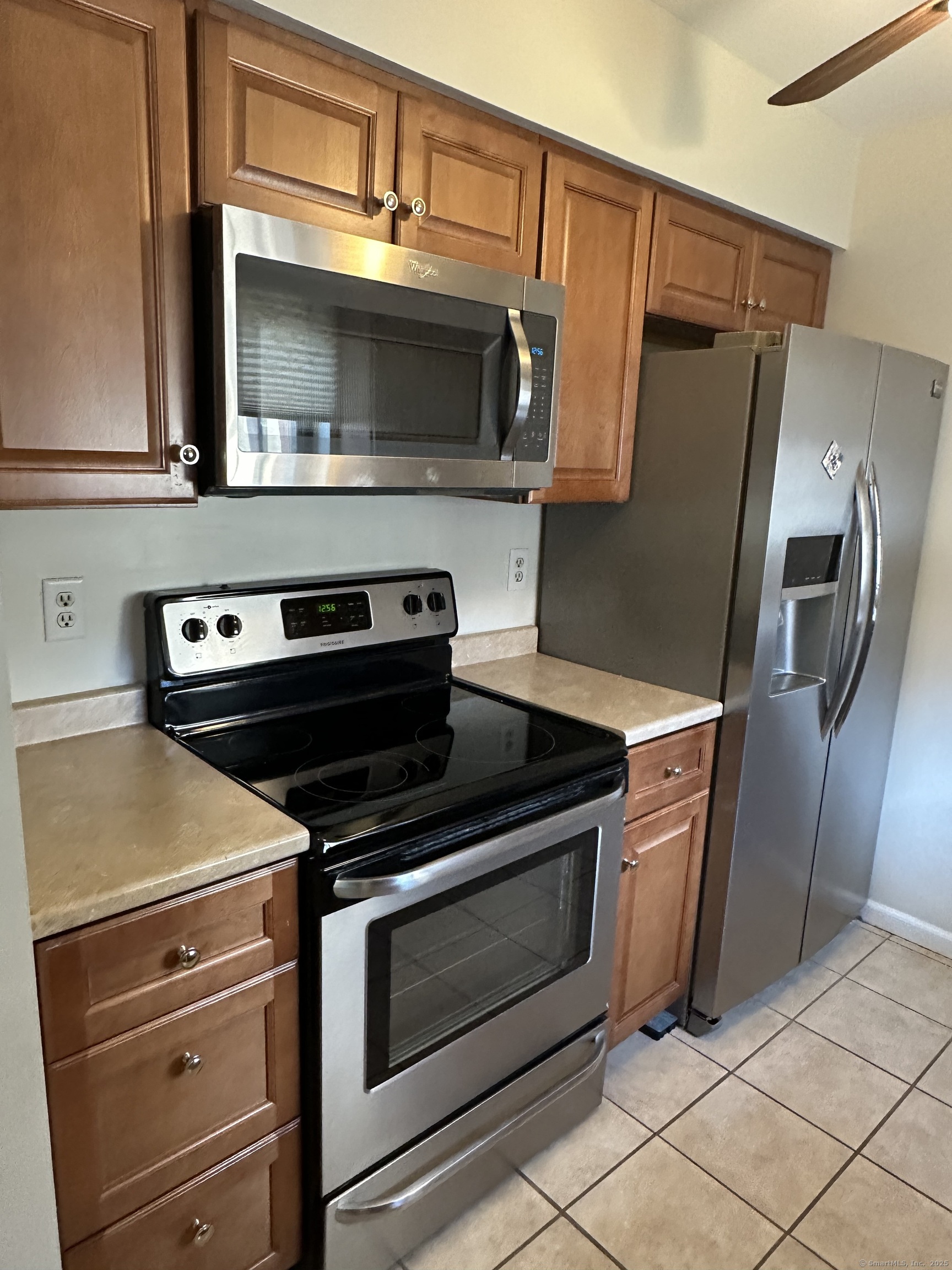 575 Swanson Crescent #575, Milford, Connecticut image 5
