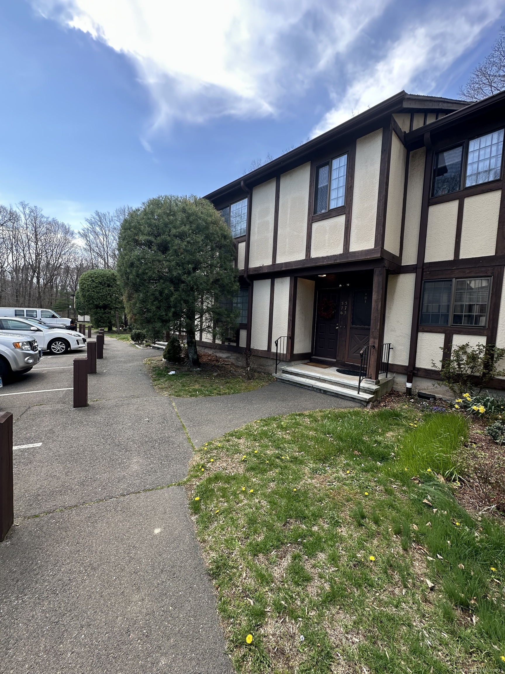 575 Swanson Crescent #575, Milford, Connecticut image 2