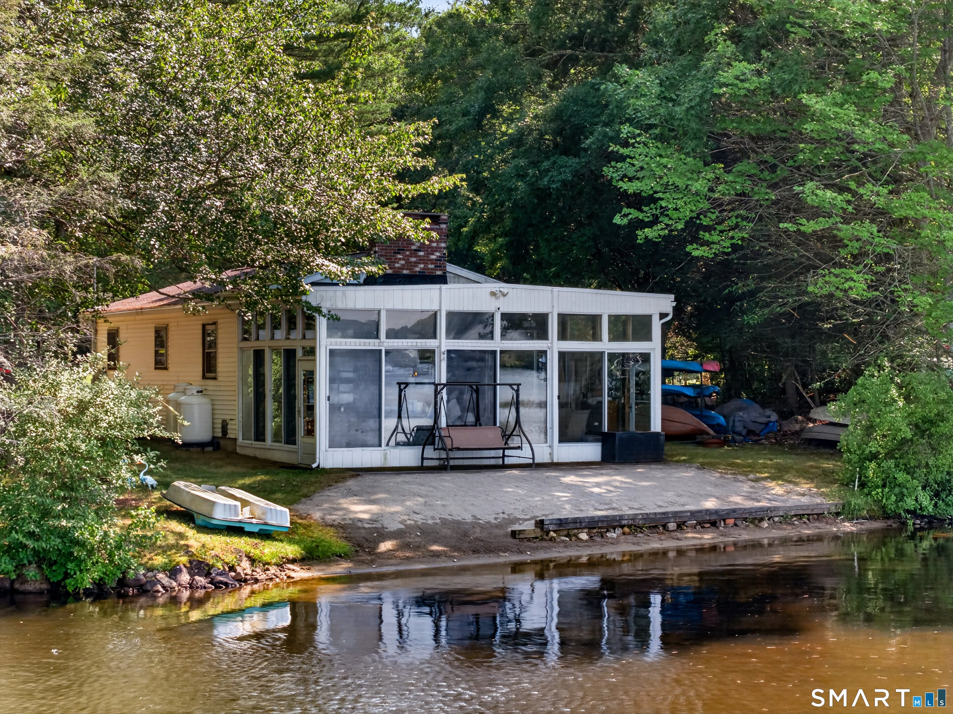 322 Lakeside Drive