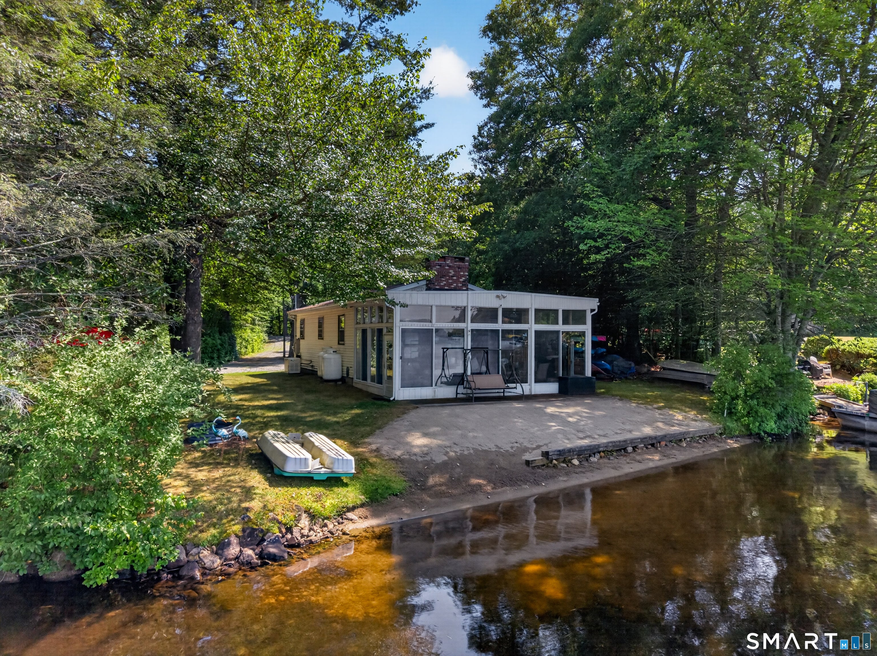 322 Lakeside Drive