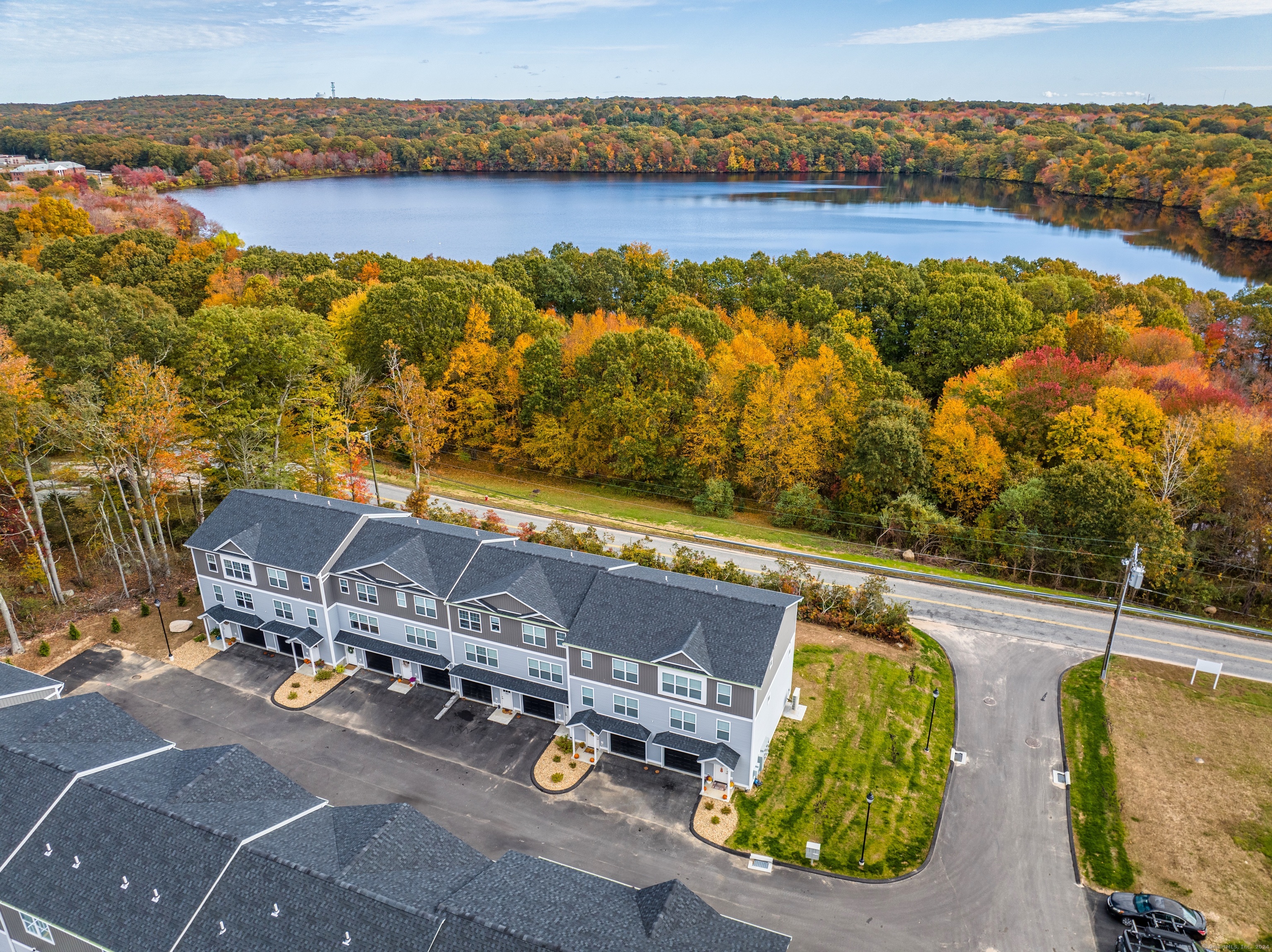 East Lyme, Connecticut 06357, United States, 3 Bedrooms Bedrooms, ,3 BathroomsBathrooms,Residential,Active,211315