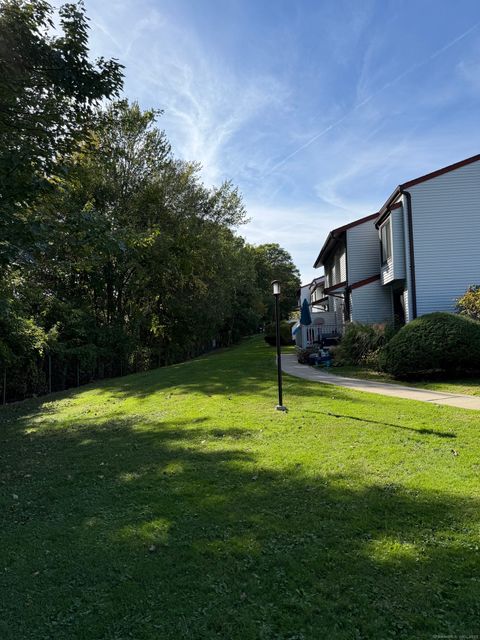 221 Cottonwood Road 221 Newington CT 06111
