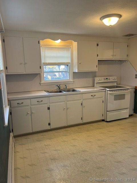 Tiny photo for 19 Ann Street, Manchester, CT 06040 (MLS # 24146400)