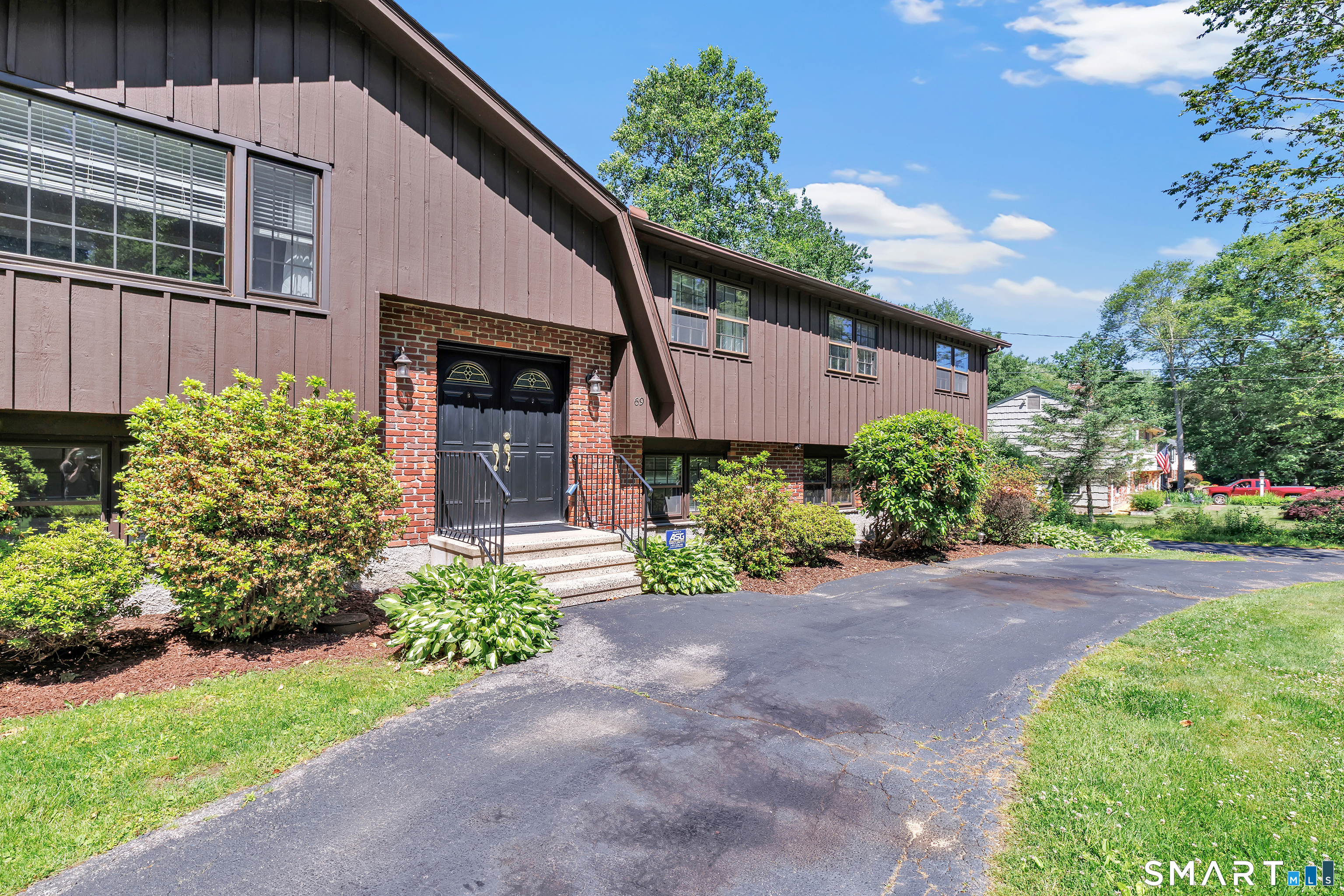 69 Forest Road