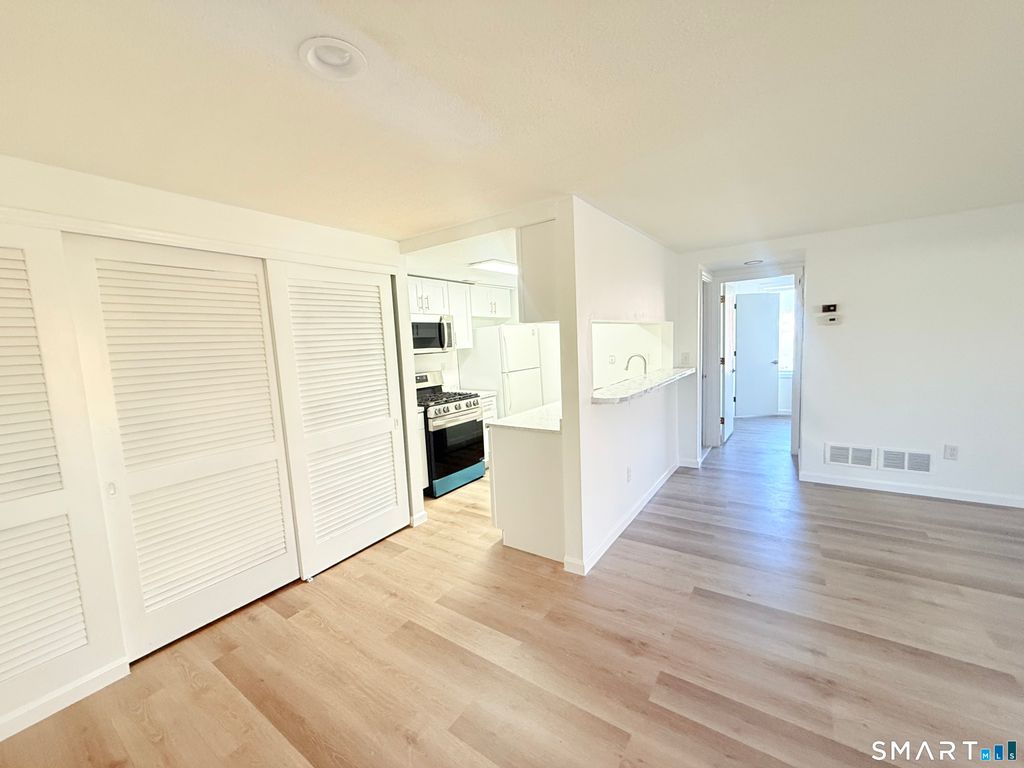 Photo of 20 Little Oak Lane #20, Rocky Hill, CT 06067 (MLS # 24162406)