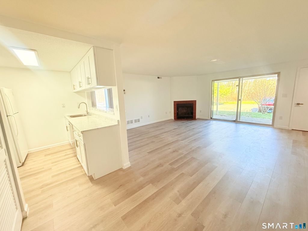 Photo of 20 Little Oak Lane #20, Rocky Hill, CT 06067 (MLS # 24162406)