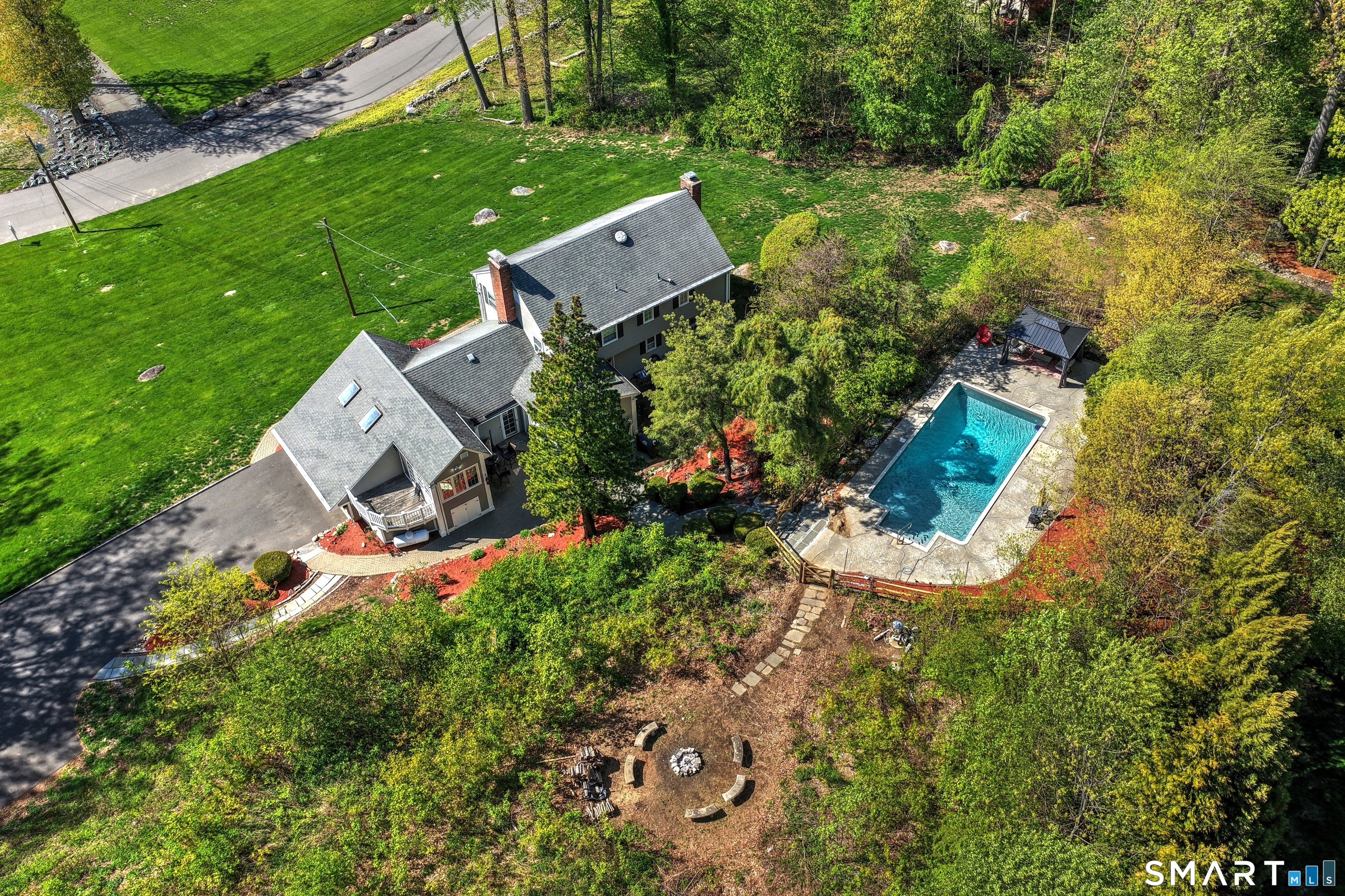 16 Wolf Tree Drive