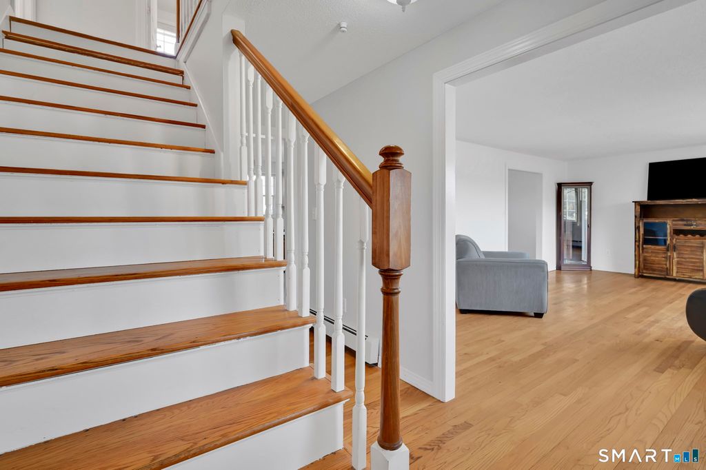 Photo of 21 Glenn Lane, West Hartford, CT 06110 (MLS # 24145571)