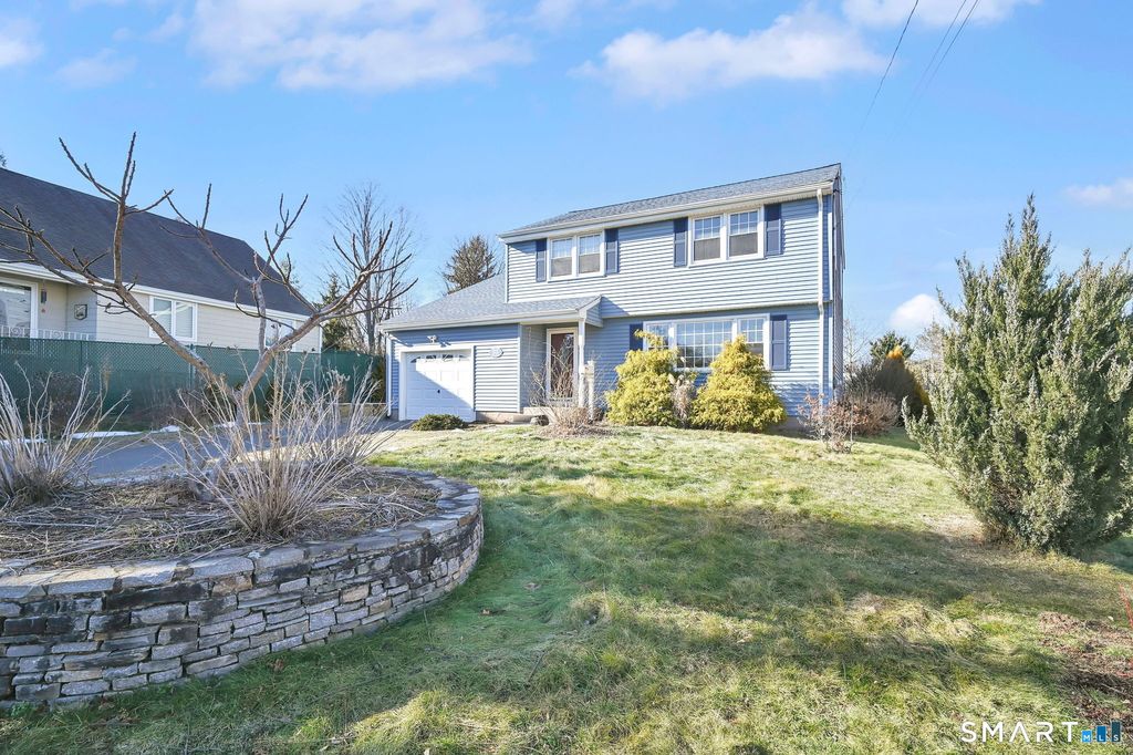 Photo of 21 Glenn Lane, West Hartford, CT 06110 (MLS # 24145571)