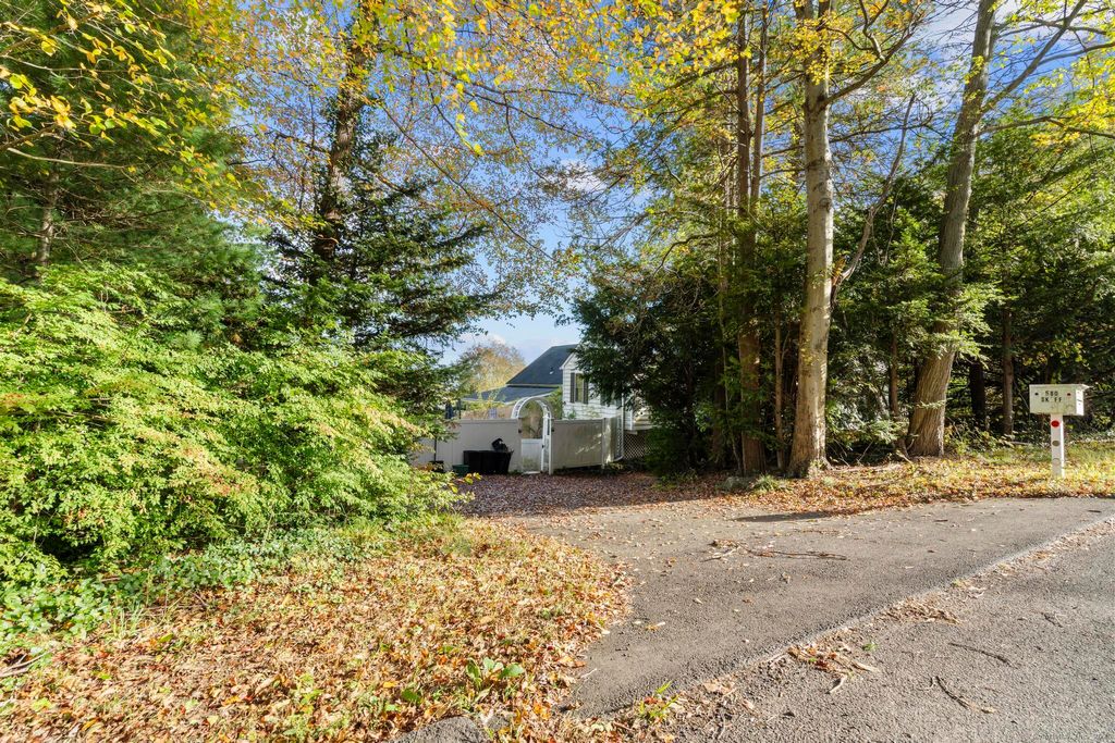 Photo of 580 Skiff Street, North Haven, CT 06473 (MLS # 24134095)