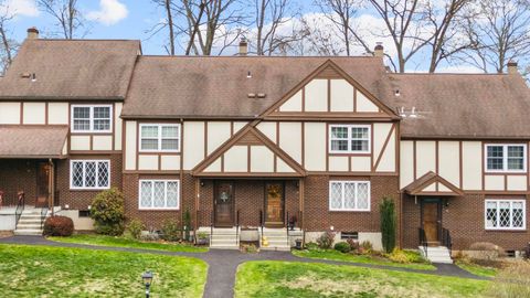 Photo of 15 Derbyshire #15, Derby, CT 06418 (MLS # 24137856)