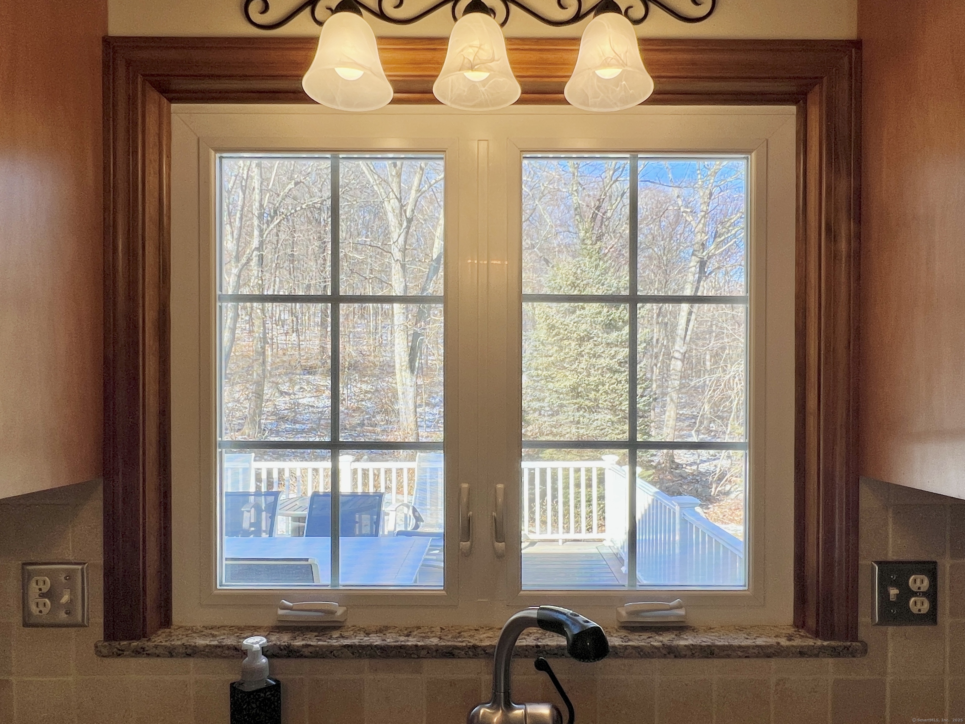 31 Mohican Lane, Bristol, Connecticut image 8
