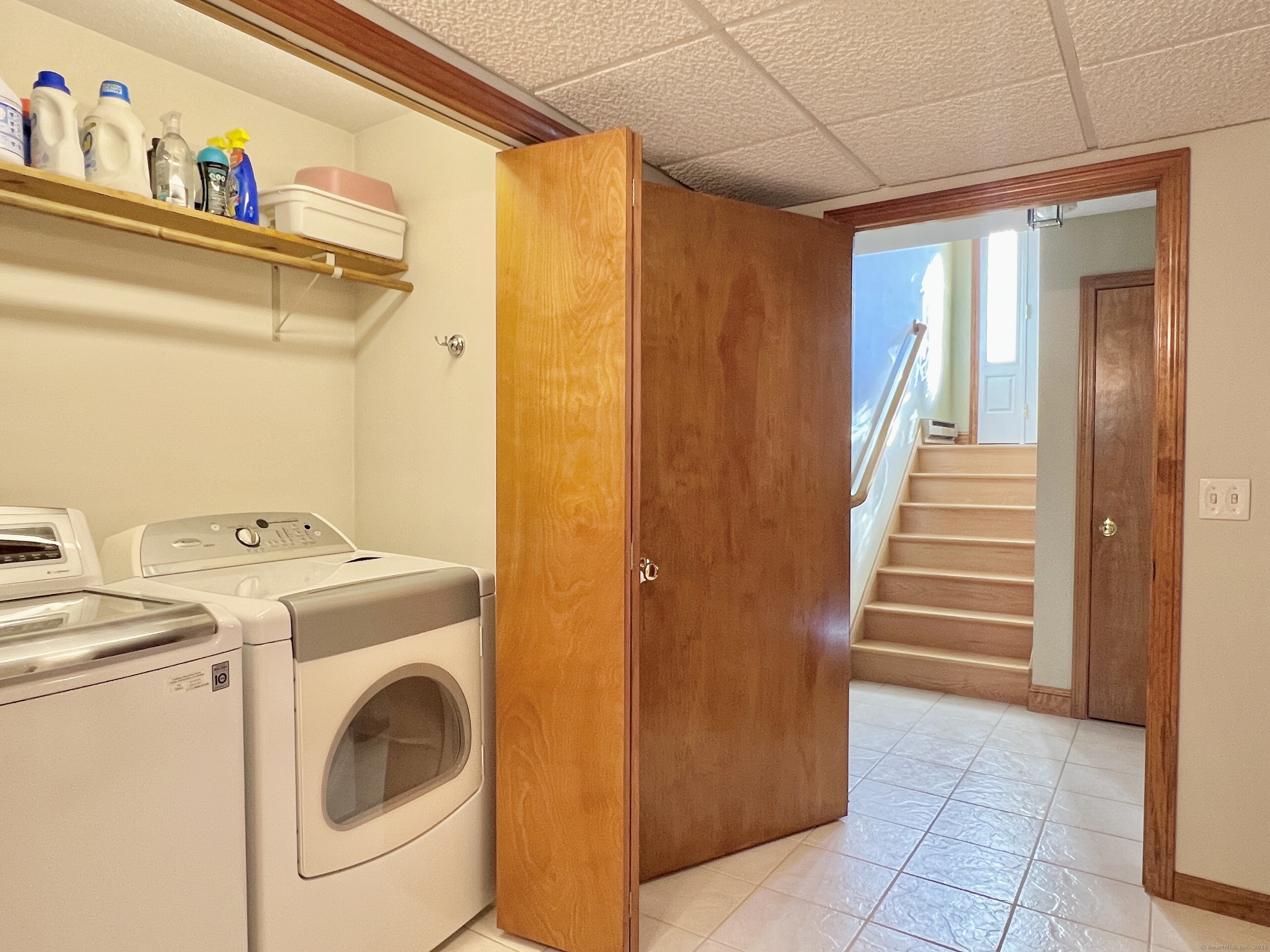 31 Mohican Lane, Bristol, Connecticut image 24