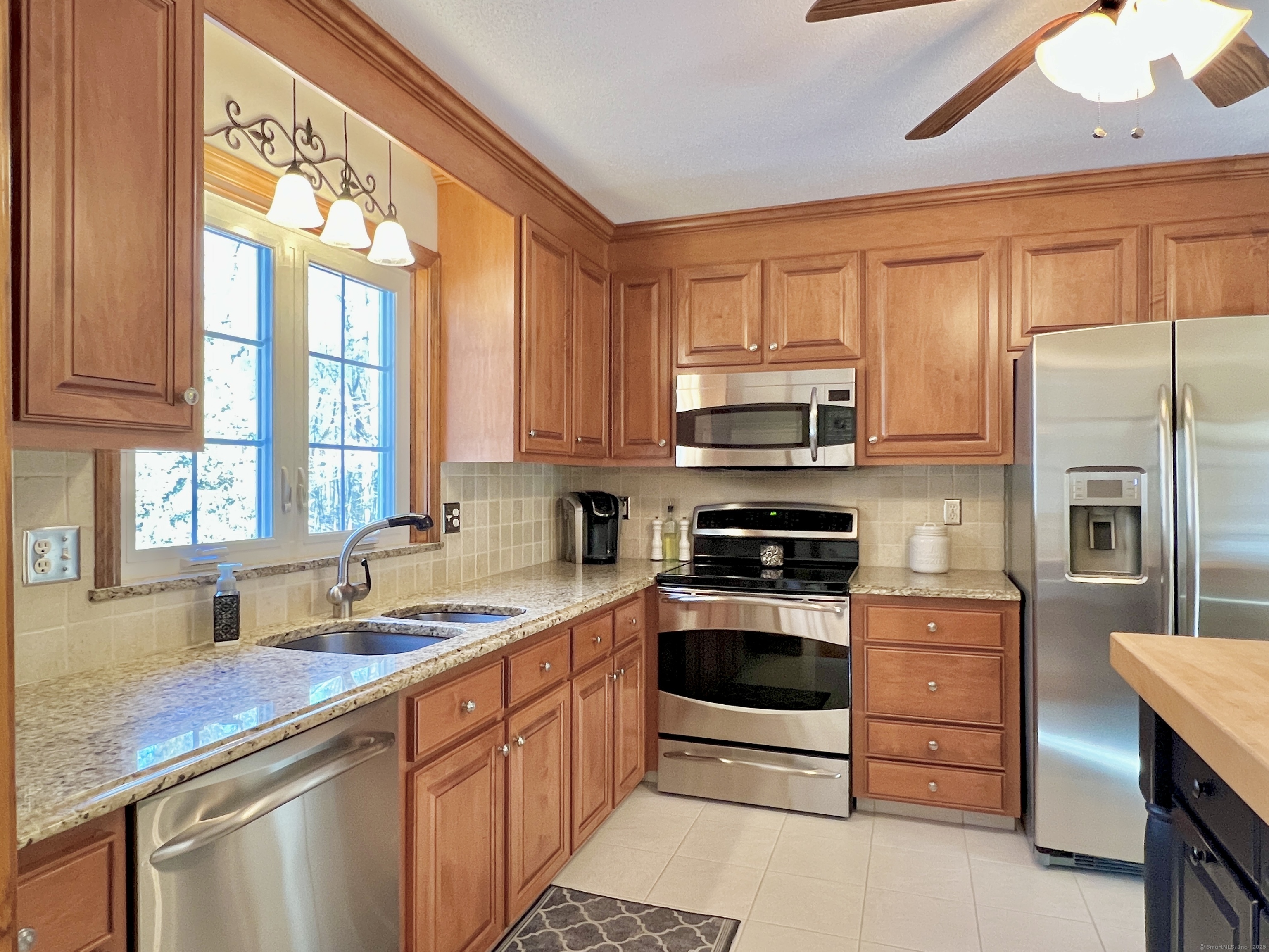 31 Mohican Lane, Bristol, Connecticut image 2