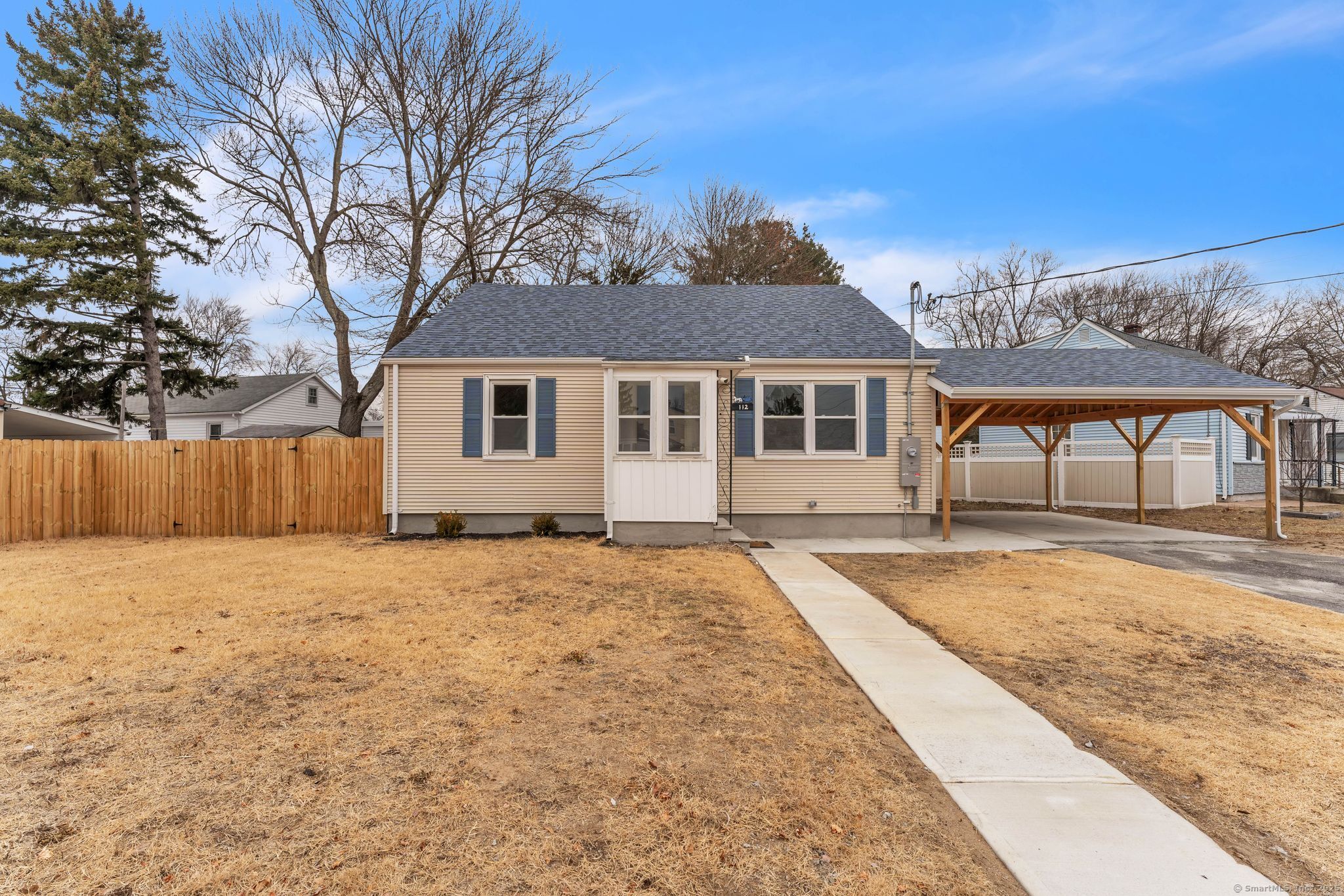 112 Lafayette Avenue, East Hartford, Connecticut - 4 Bedrooms  
2 Bathrooms  
6 Rooms - 