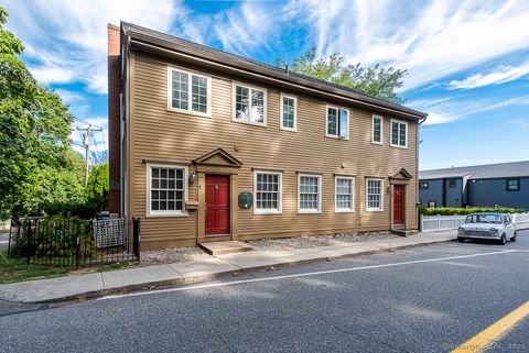 Photo of 11 N Main Street, Essex, CT 06426 (MLS # 24121125)