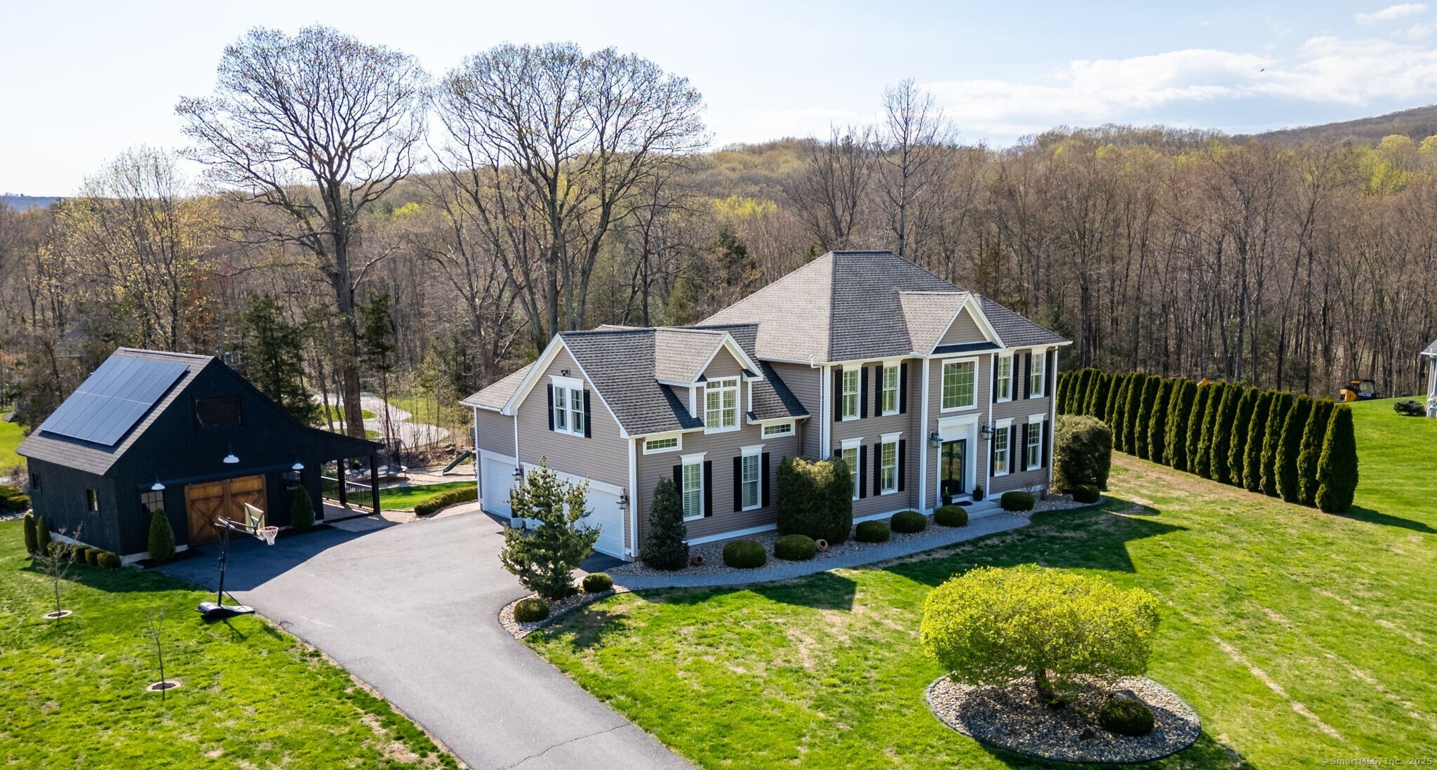 Wildcat Road, Burlington, Connecticut - 4 Bedrooms  
4 Bathrooms  
8 Rooms - 